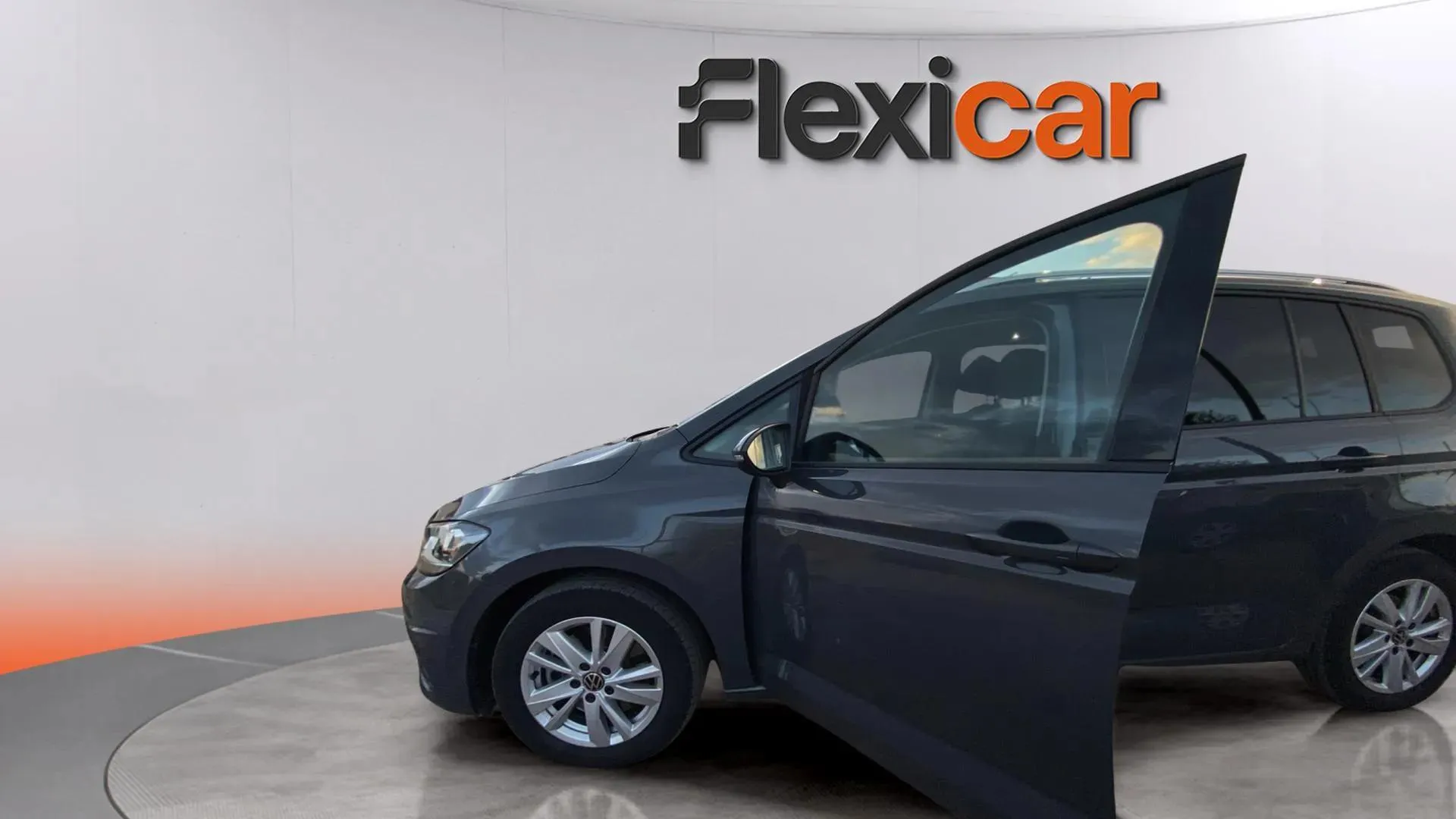 Volkswagen Touran Advance 2.0 TDI - foto 24