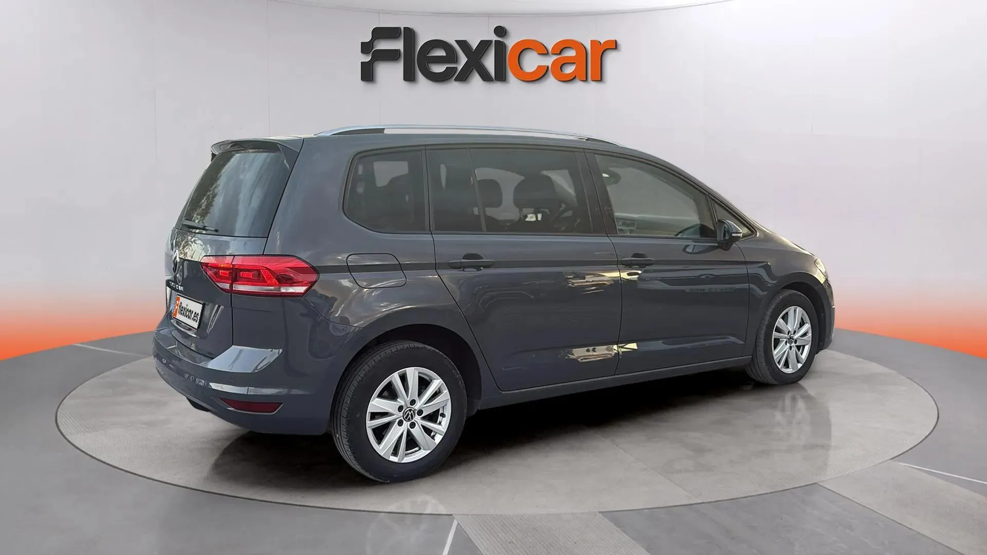 Volkswagen Touran Advance 2.0 TDI - foto 9