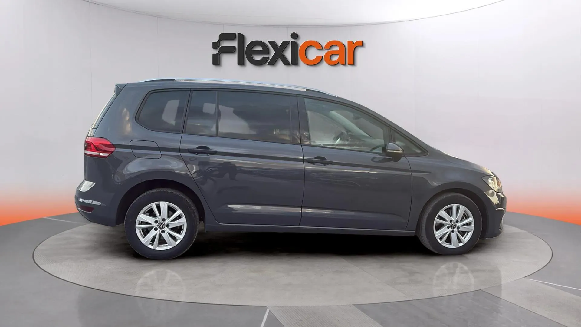 Volkswagen Touran Advance 2.0 TDI - foto 10