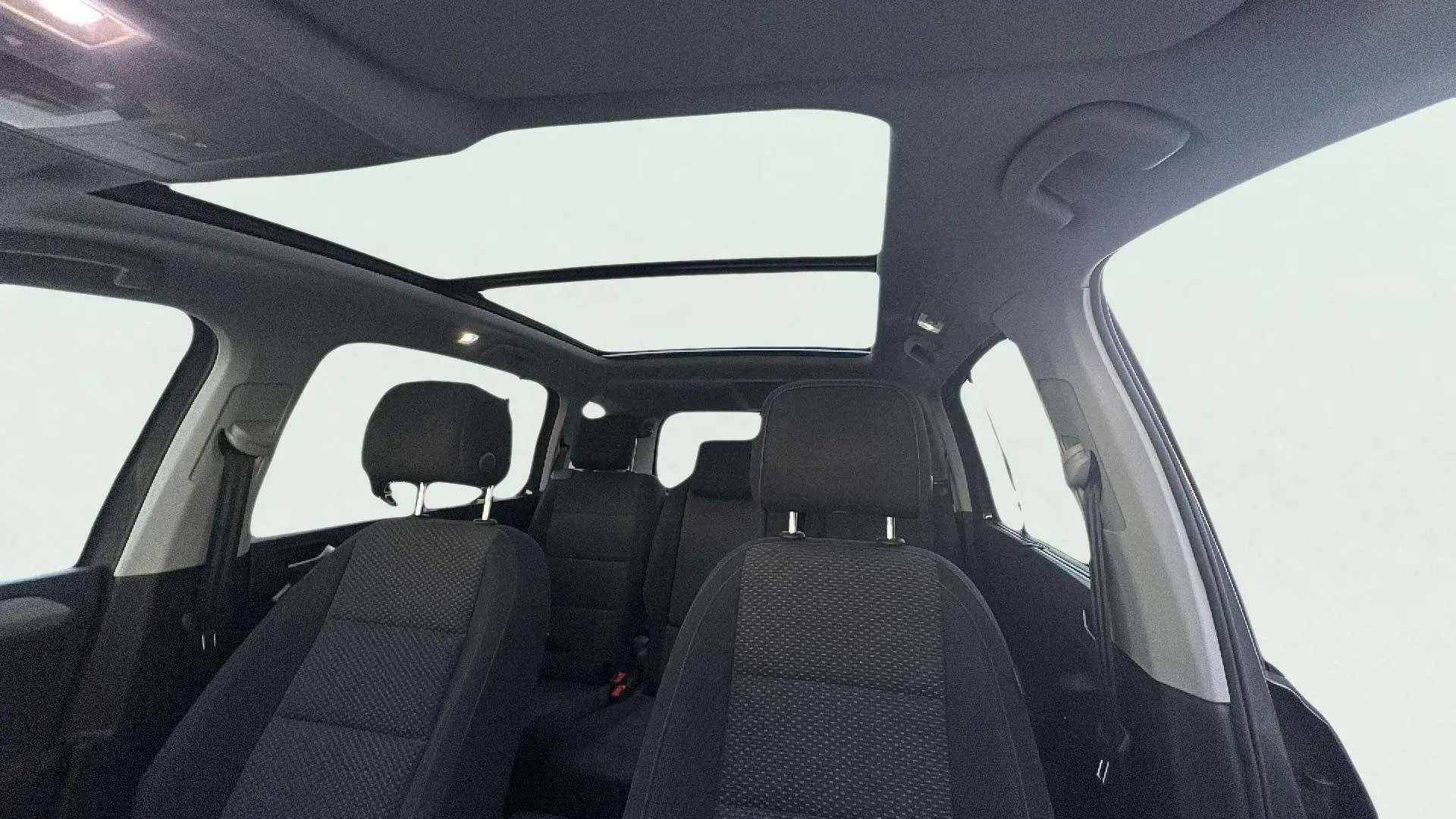 Volkswagen Touran Advance 2.0 TDI - foto 18