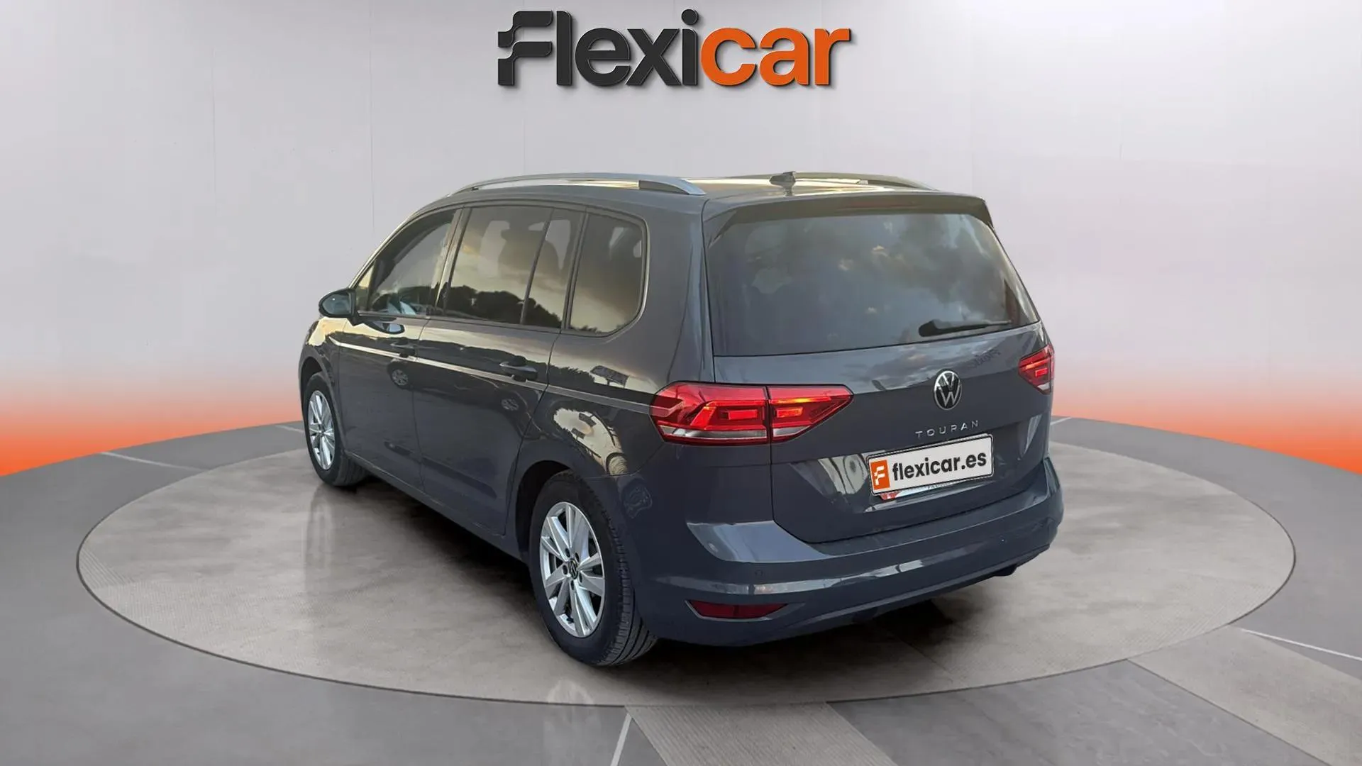 Volkswagen Touran Advance 2.0 TDI - foto 6