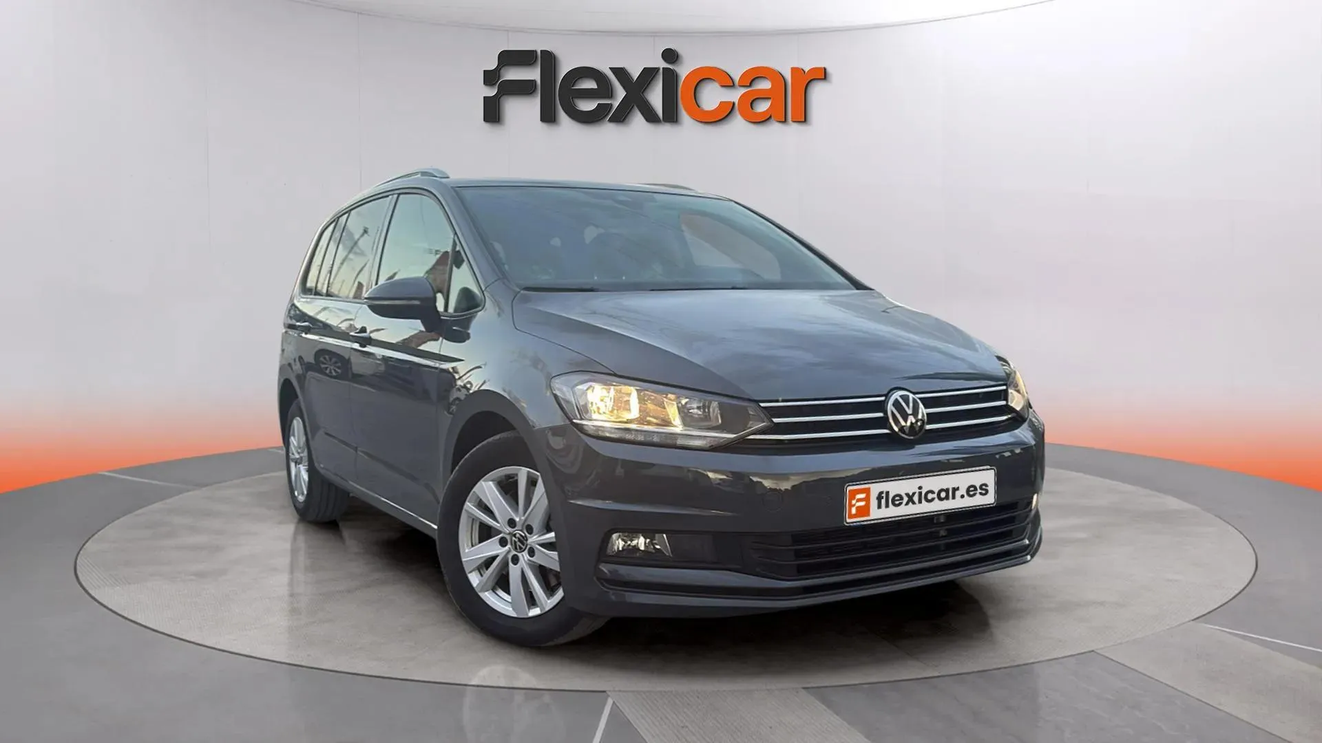 Volkswagen Touran Advance 2.0 TDI - foto 1