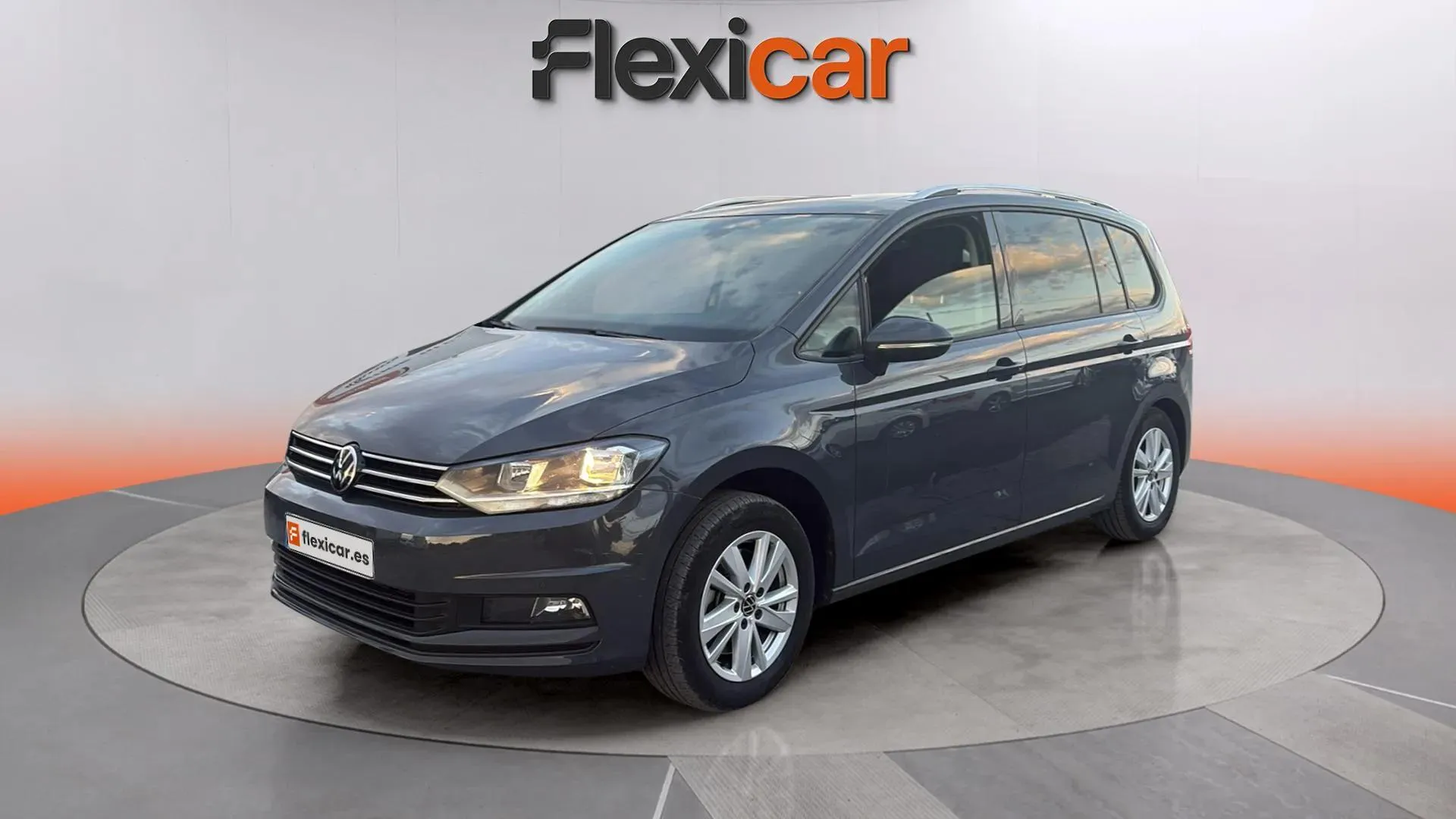 Volkswagen Touran Advance 2.0 TDI - foto 3
