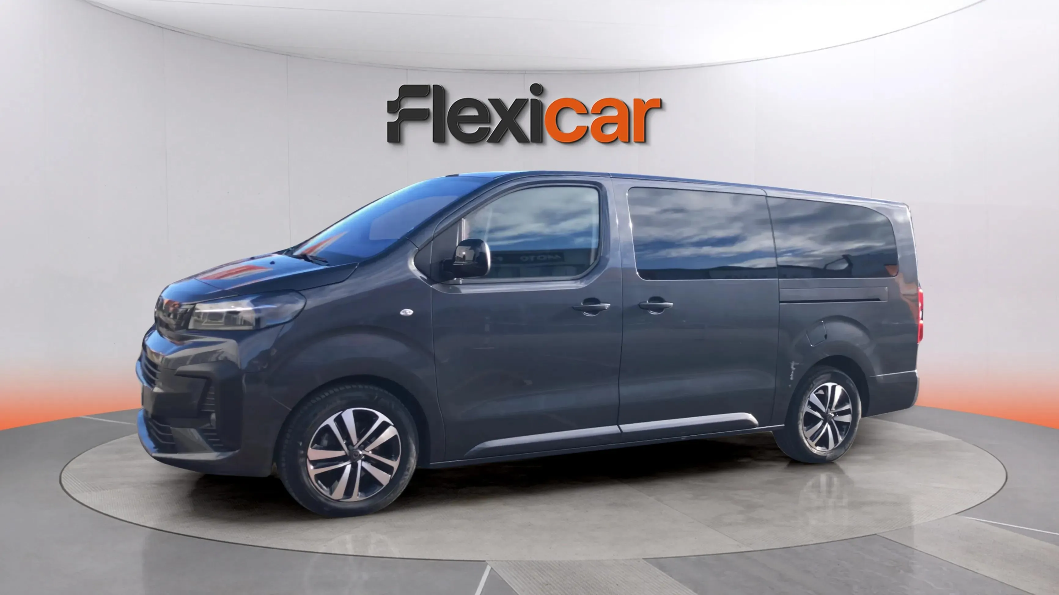 Peugeot Traveller Business VIP Long BlueHDi 180 EAT8 - foto 7