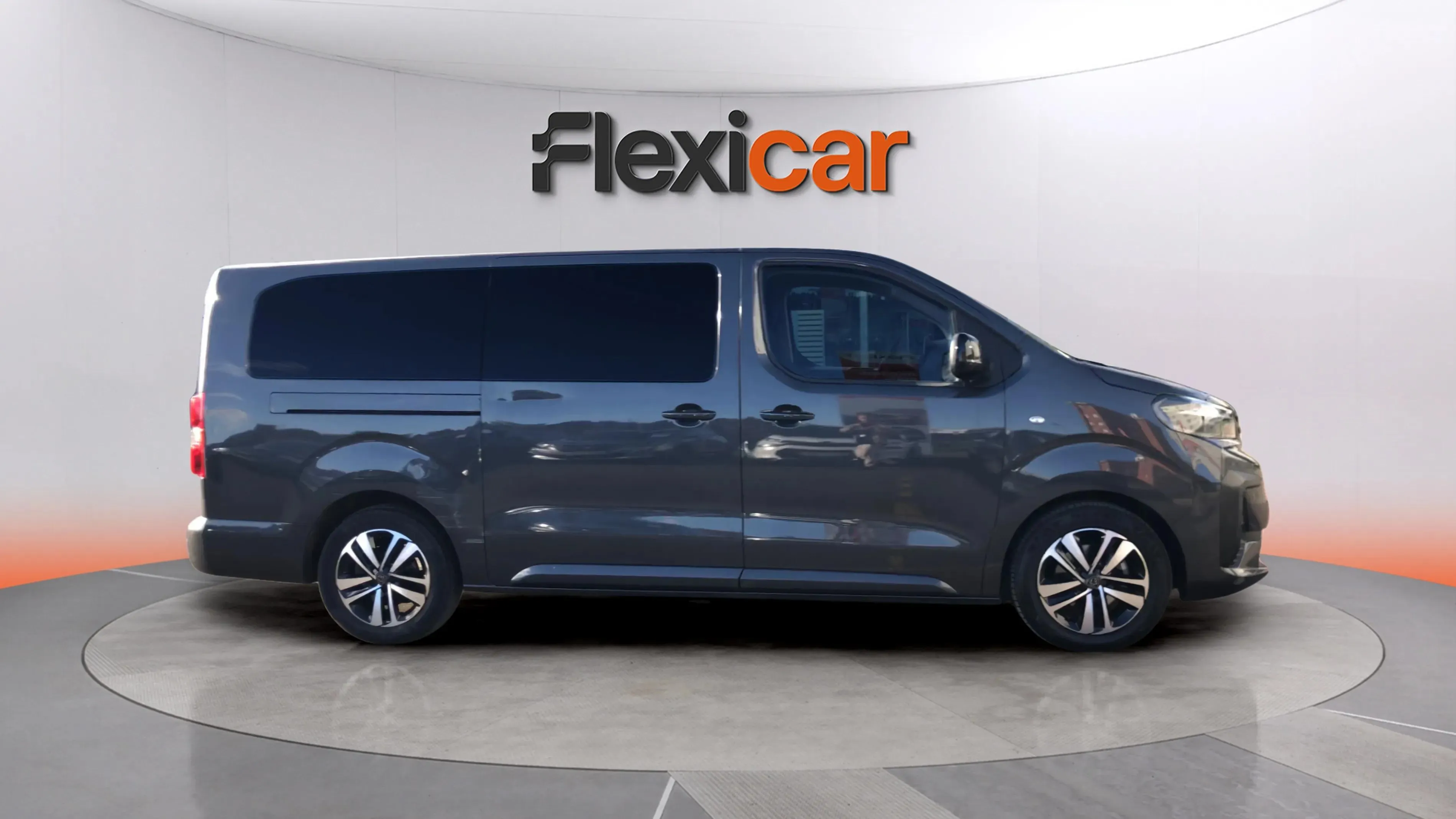 Peugeot Traveller Business VIP Long BlueHDi 180 EAT8 - foto 2