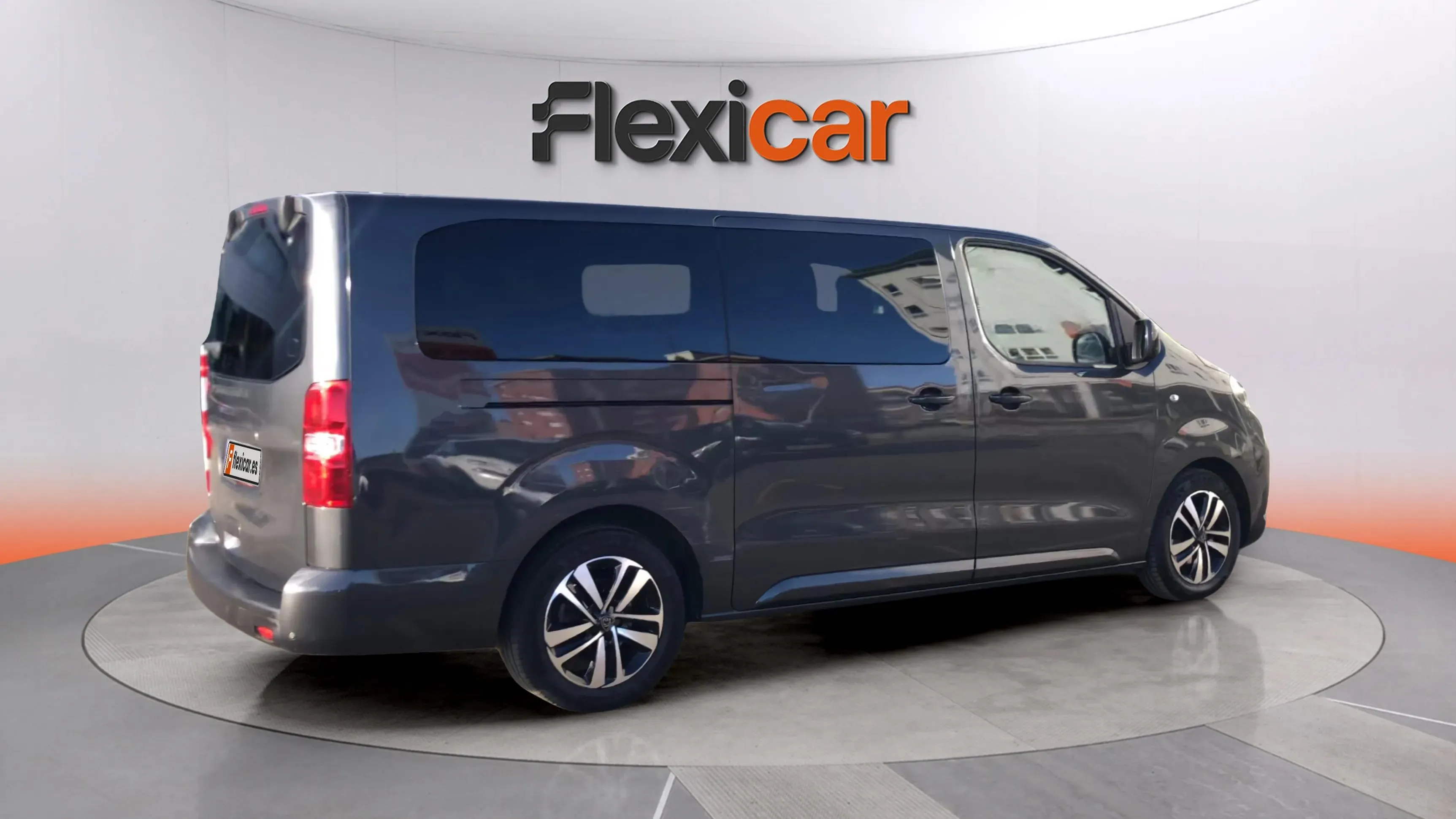 Peugeot Traveller Business VIP Long BlueHDi 180 EAT8 - foto 3