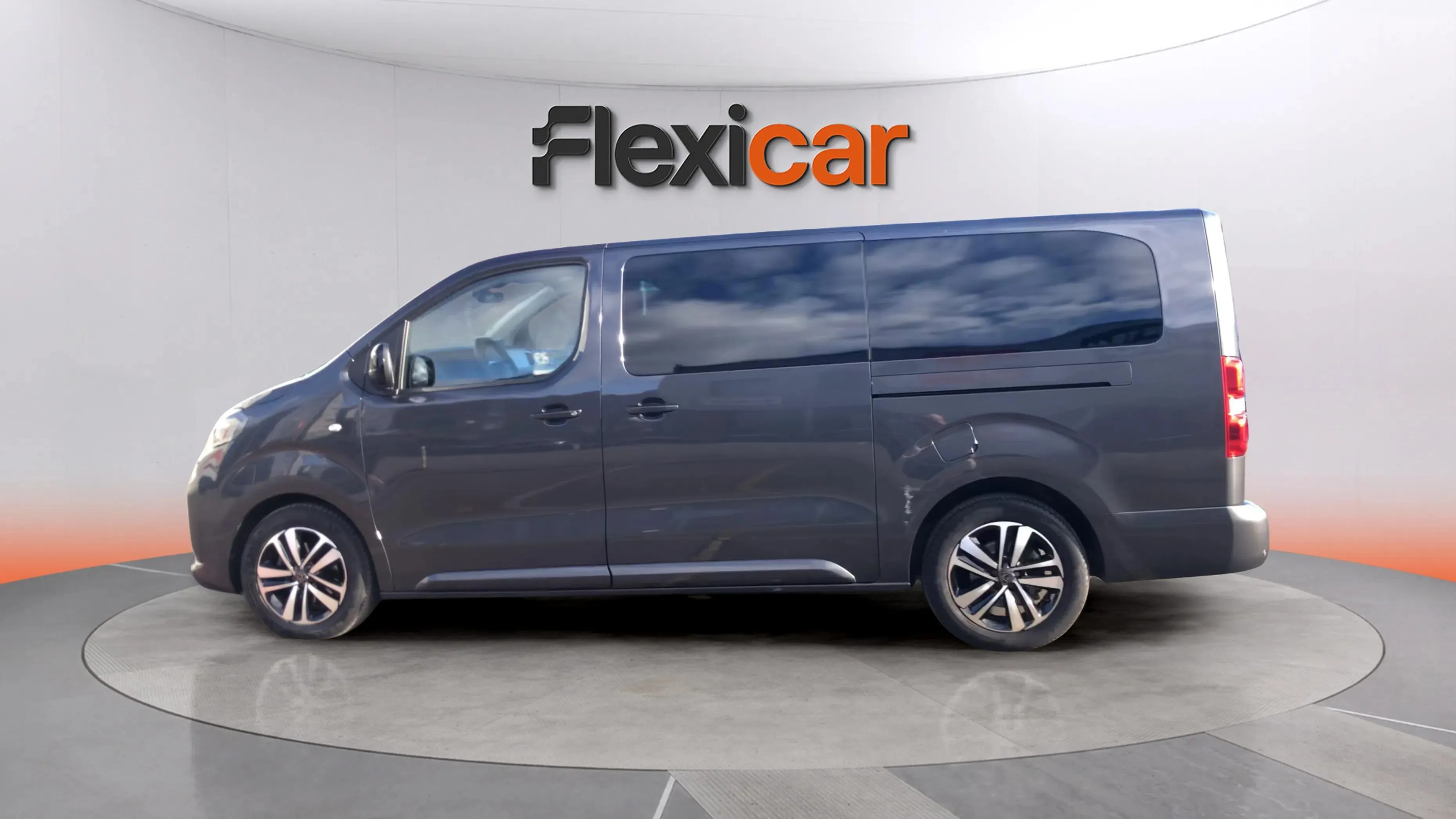 Peugeot Traveller Business VIP Long BlueHDi 180 EAT8 - foto 6