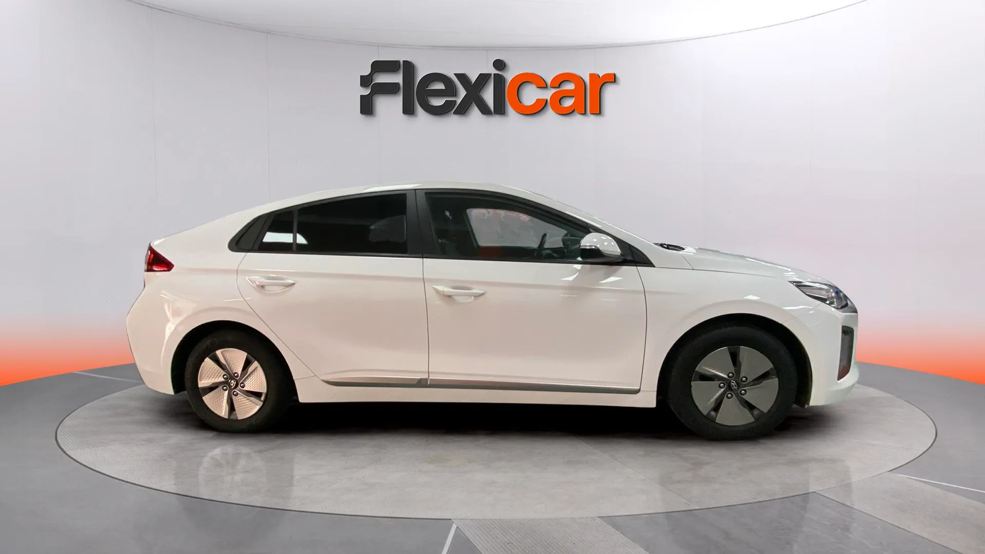 Hyundai Ioniq 1.6 GDI HEV Klass DCT - foto 8