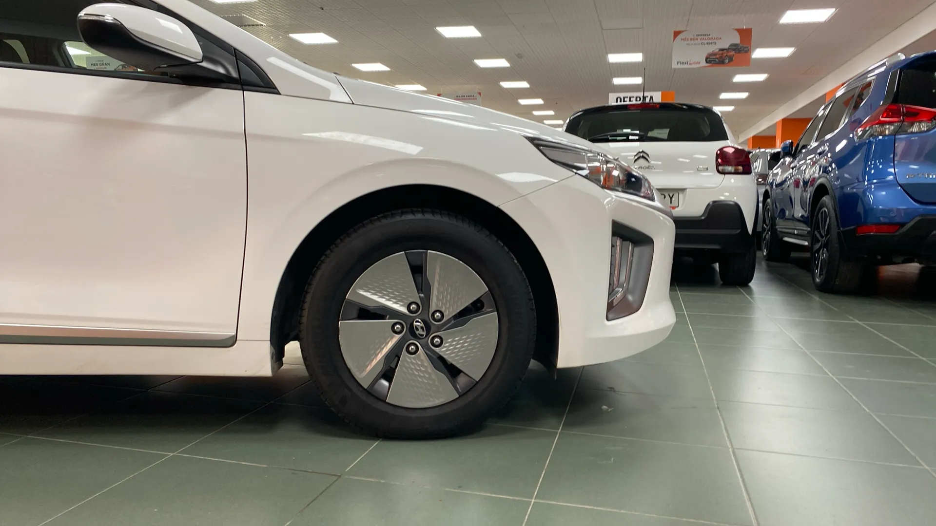 Hyundai Ioniq 1.6 GDI HEV Klass DCT - foto 17