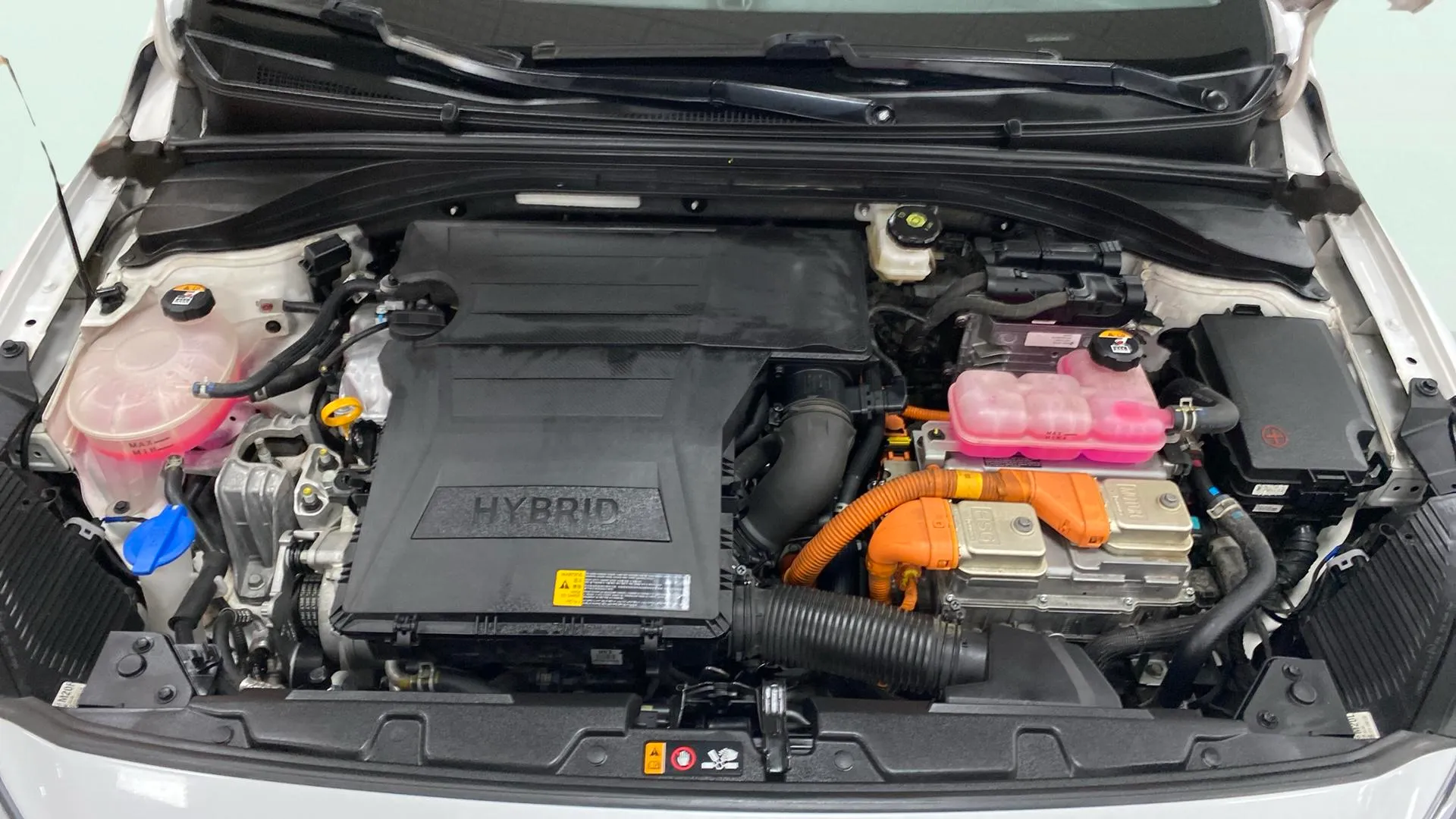 Hyundai Ioniq 1.6 GDI HEV Klass DCT - foto 18