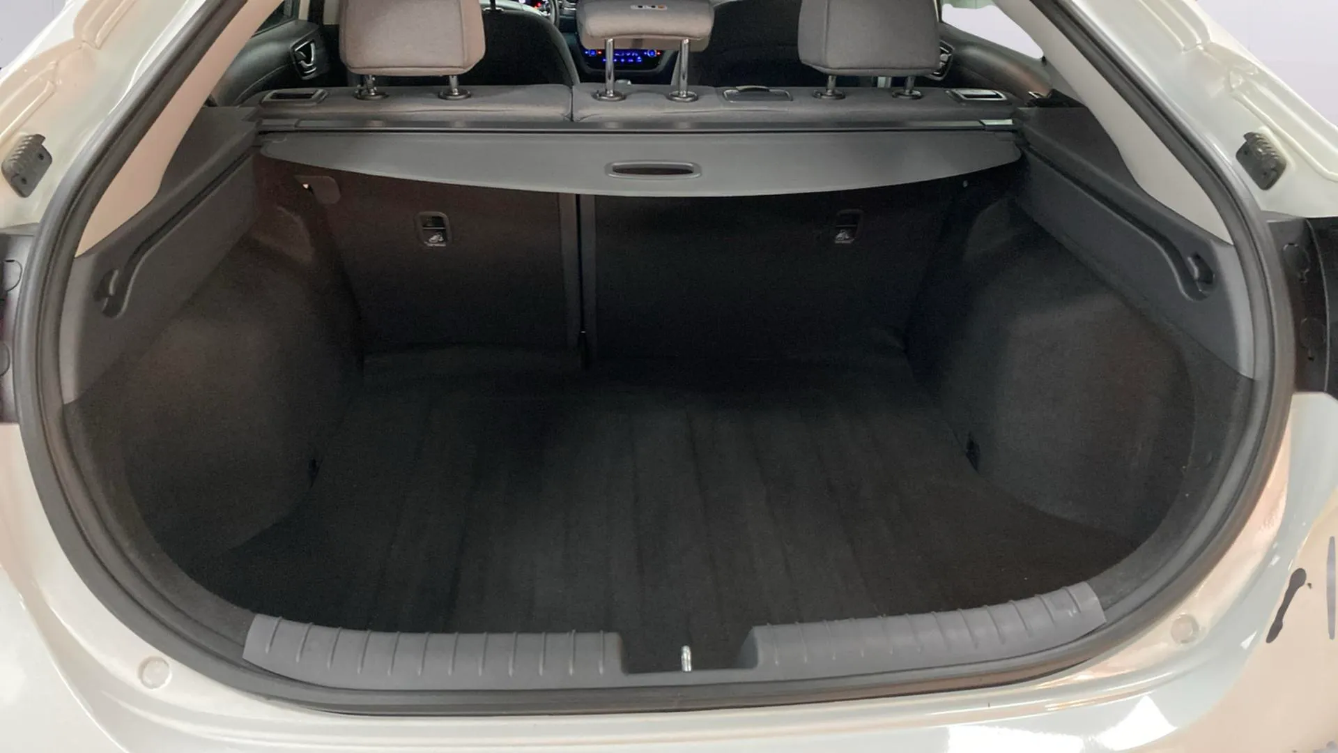 Hyundai Ioniq 1.6 GDI HEV Klass DCT - foto 15