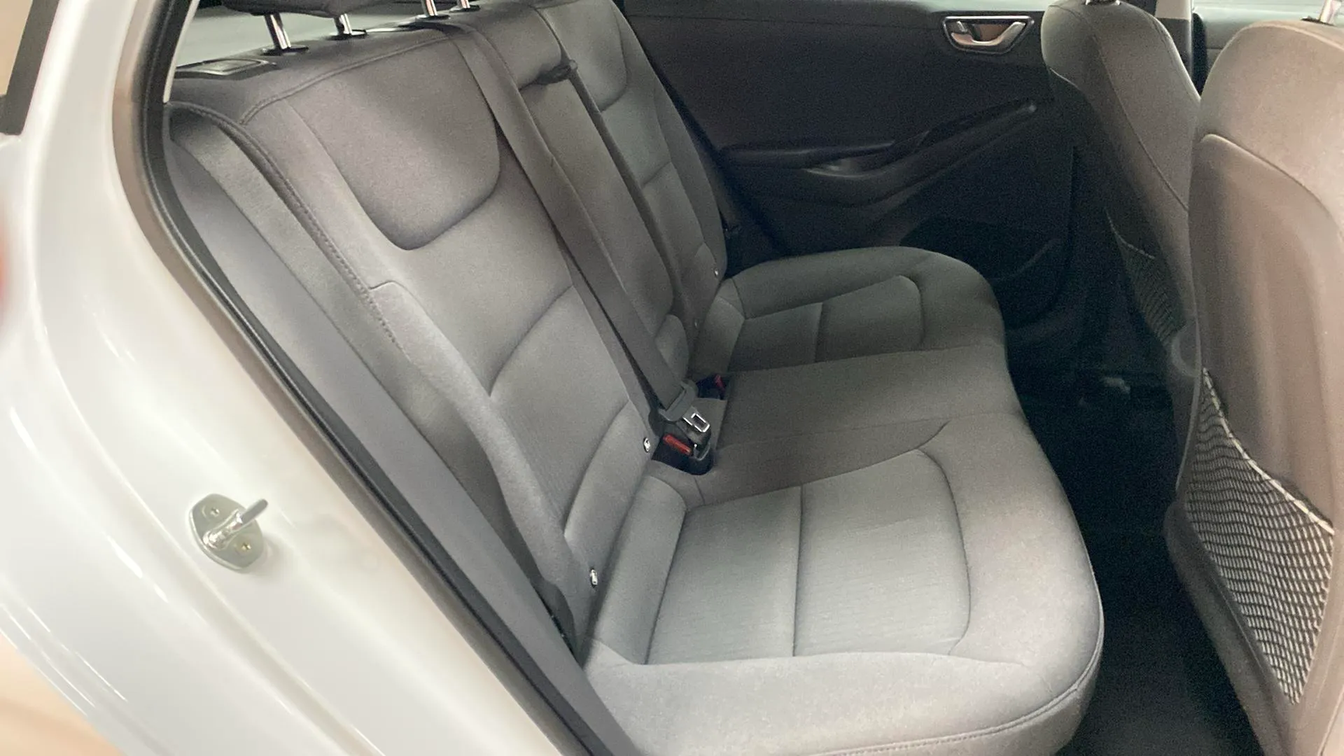 Hyundai Ioniq 1.6 GDI HEV Klass DCT - foto 13