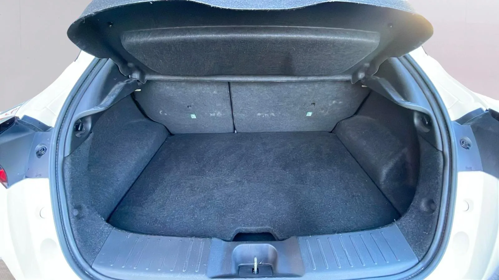 Nissan Juke 1.6 Hybrid N-Connecta - foto 5