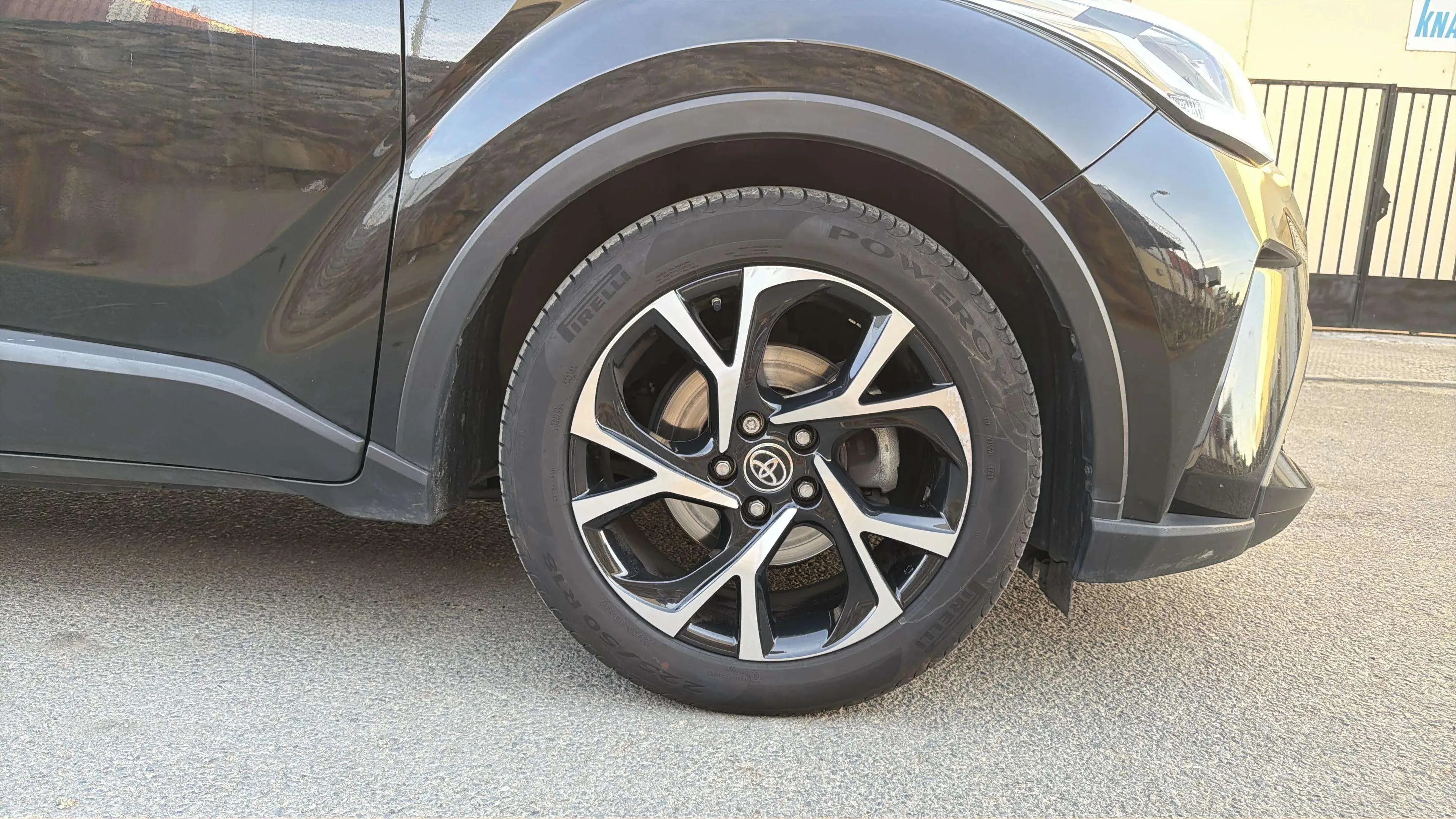 Toyota C-HR 1.8 125H Advance - foto 25