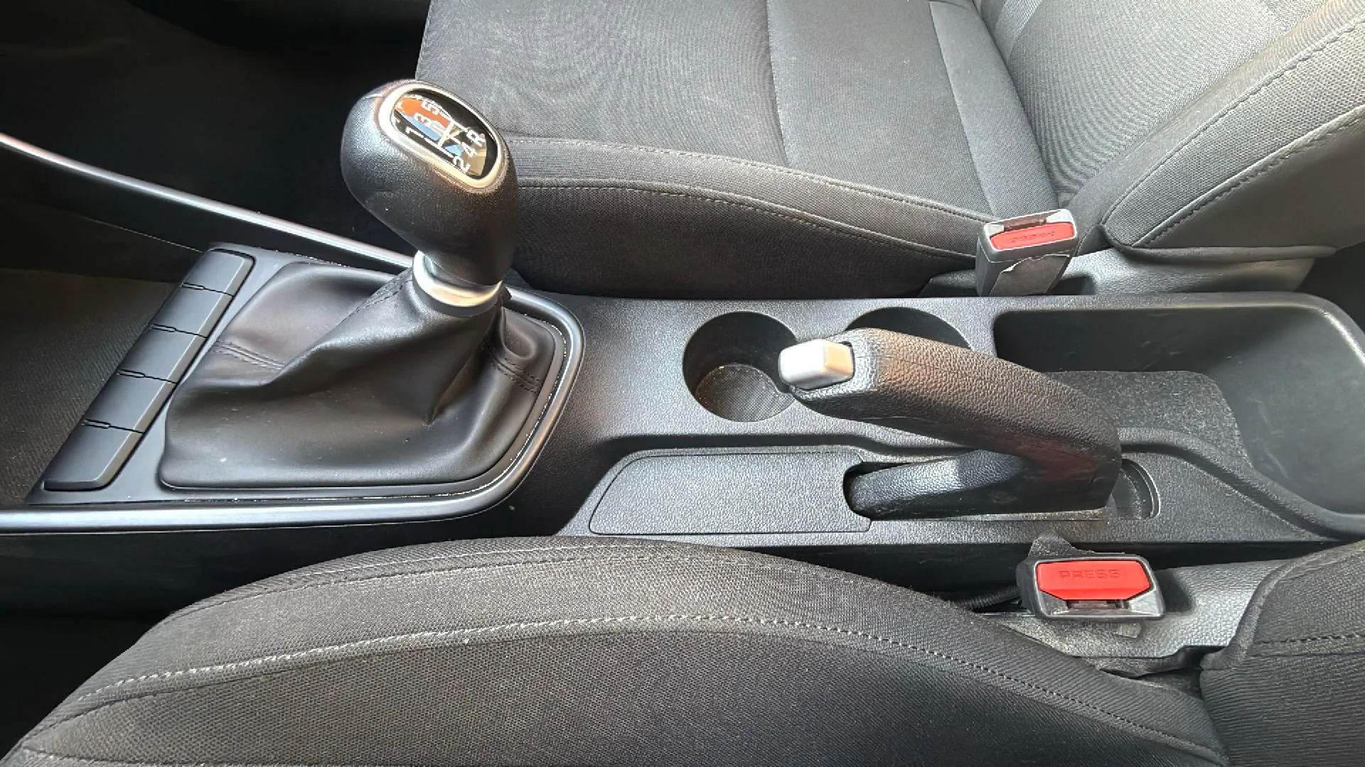 Hyundai i20 1.2 MPI Essence - foto 17