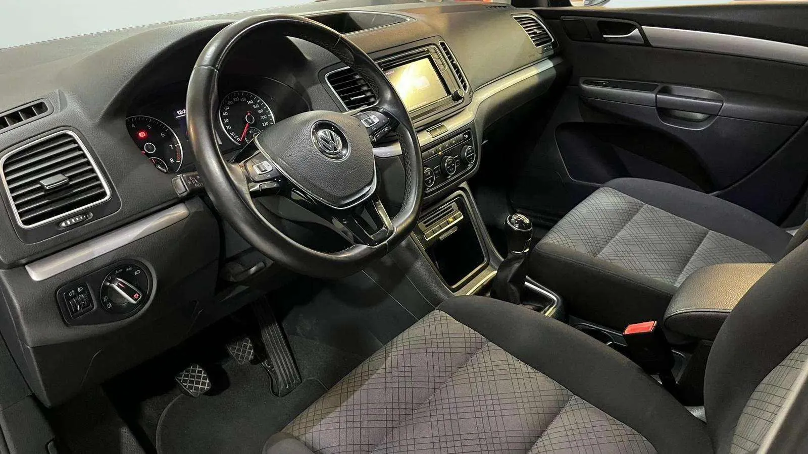 Volkswagen Sharan Edition 1.4 TSI - foto 9
