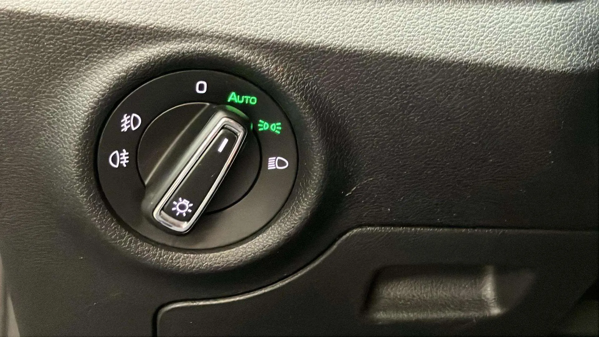 Škoda Scala 1.0 TSI Ambition - foto 22