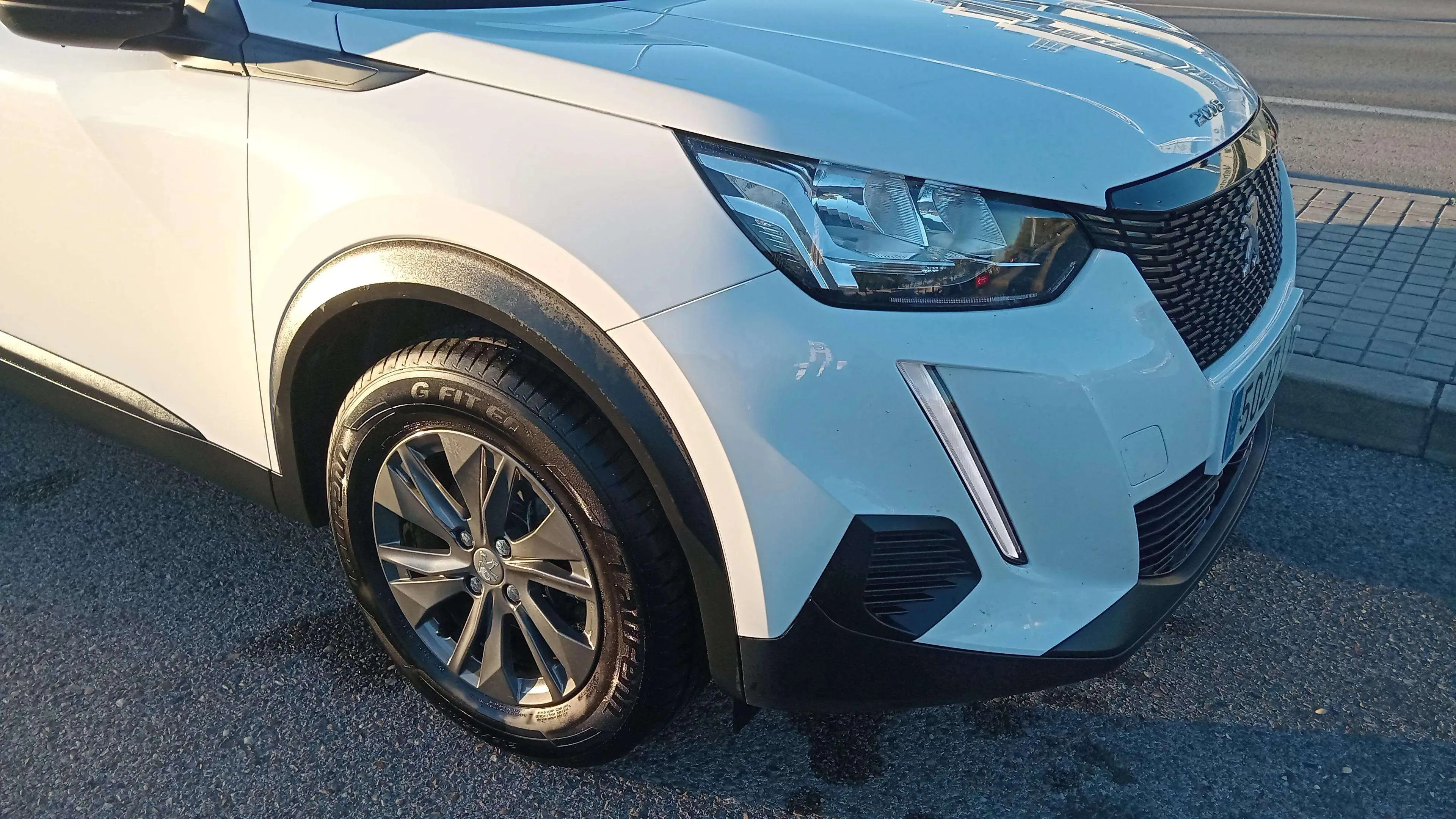 Peugeot 2008 Active PureTech 100 BVM6 - foto 14