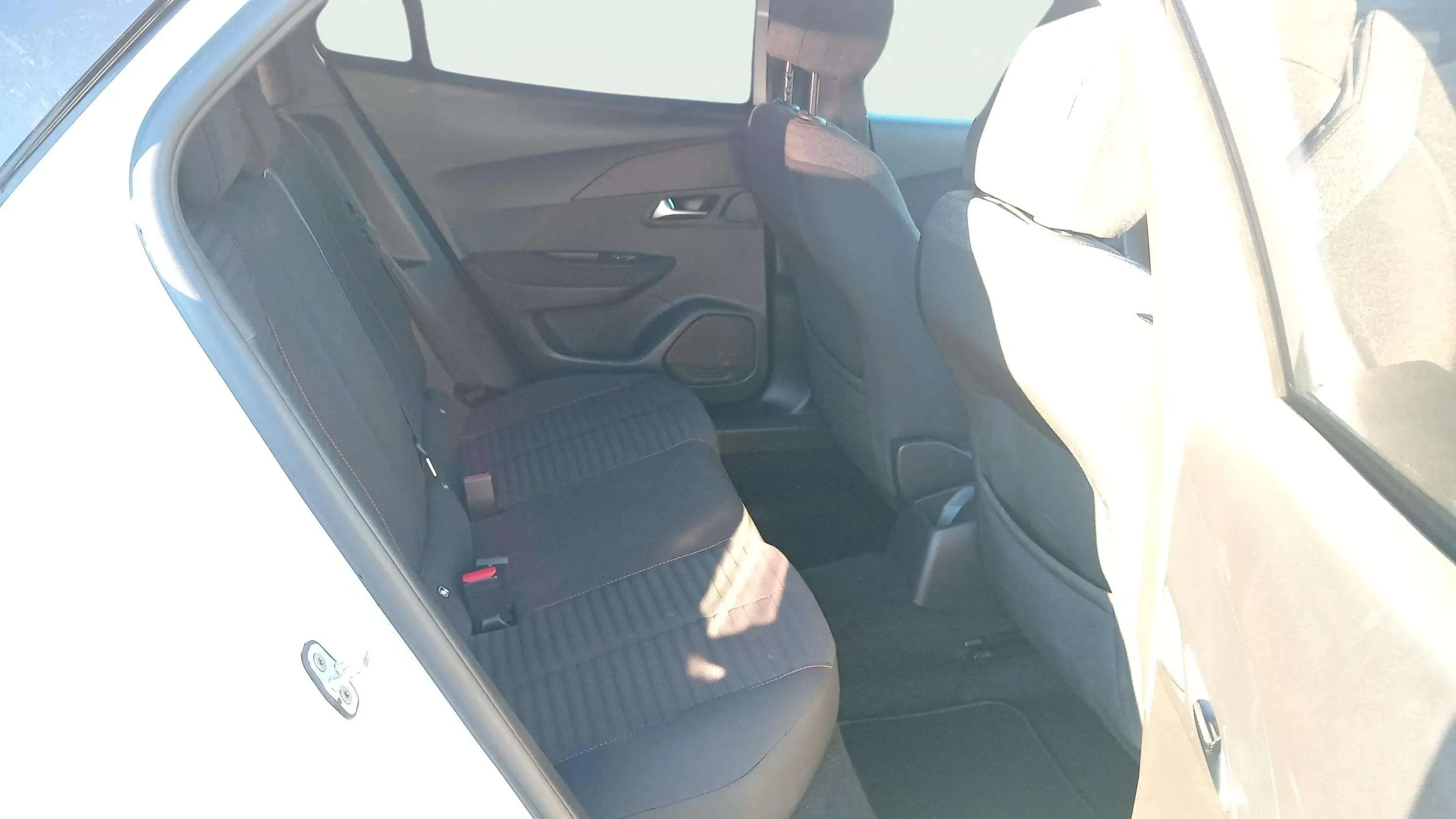 Peugeot 2008 Active PureTech 100 BVM6 - foto 20