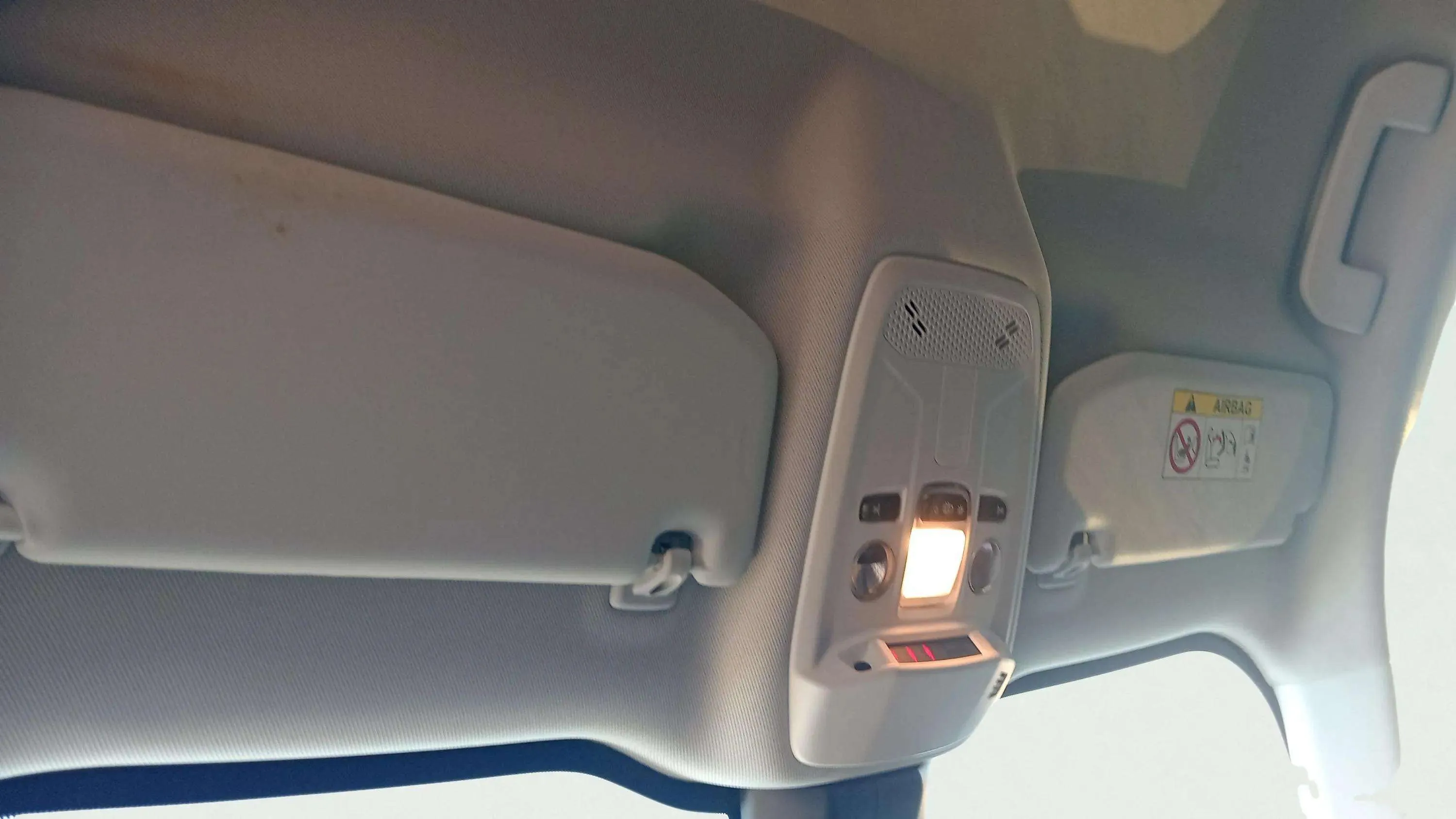 Peugeot 2008 Active PureTech 100 BVM6 - foto 26
