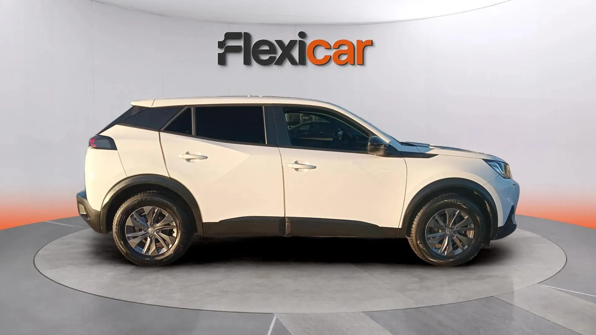 Peugeot 2008 Active PureTech 100 BVM6 - foto 12