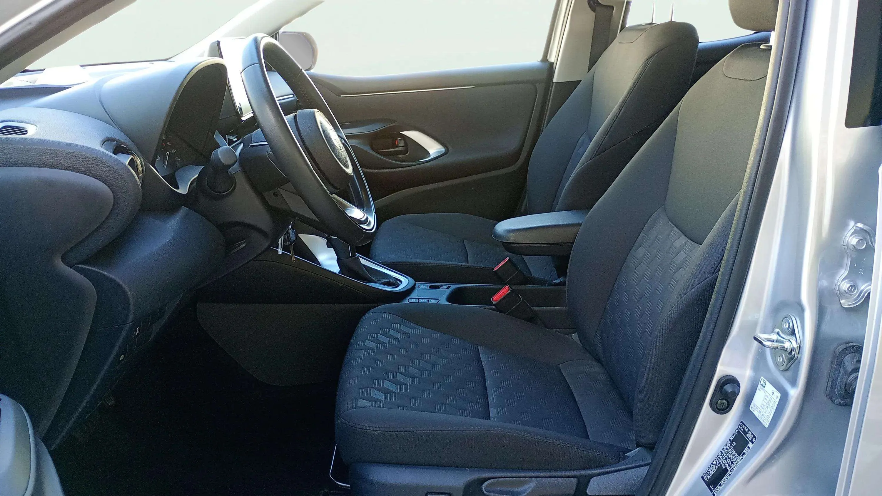 Toyota Yaris 1.5 120H Business Plus - foto 10