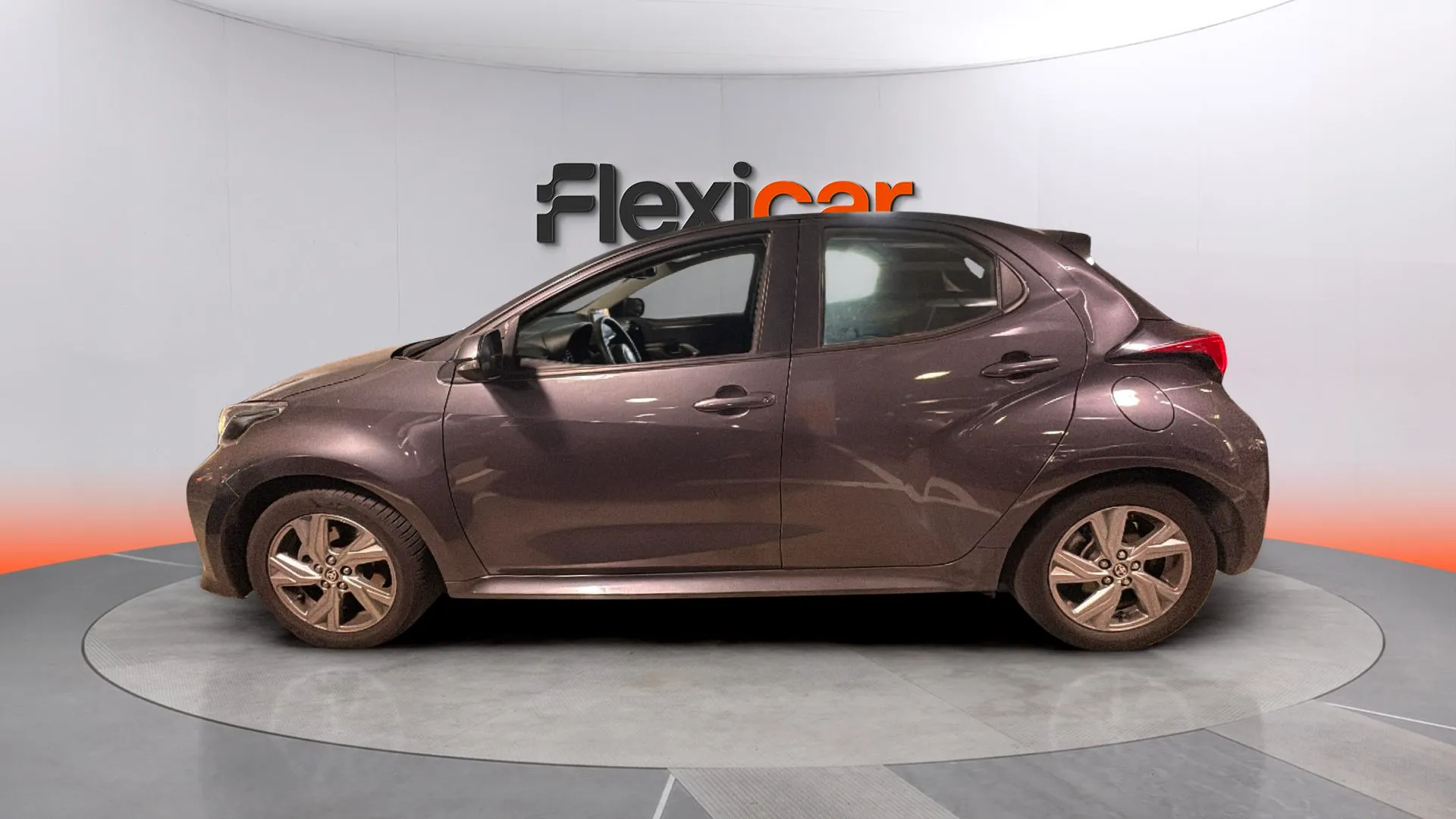 Toyota Yaris 1.5 120H Active Plus - foto 7