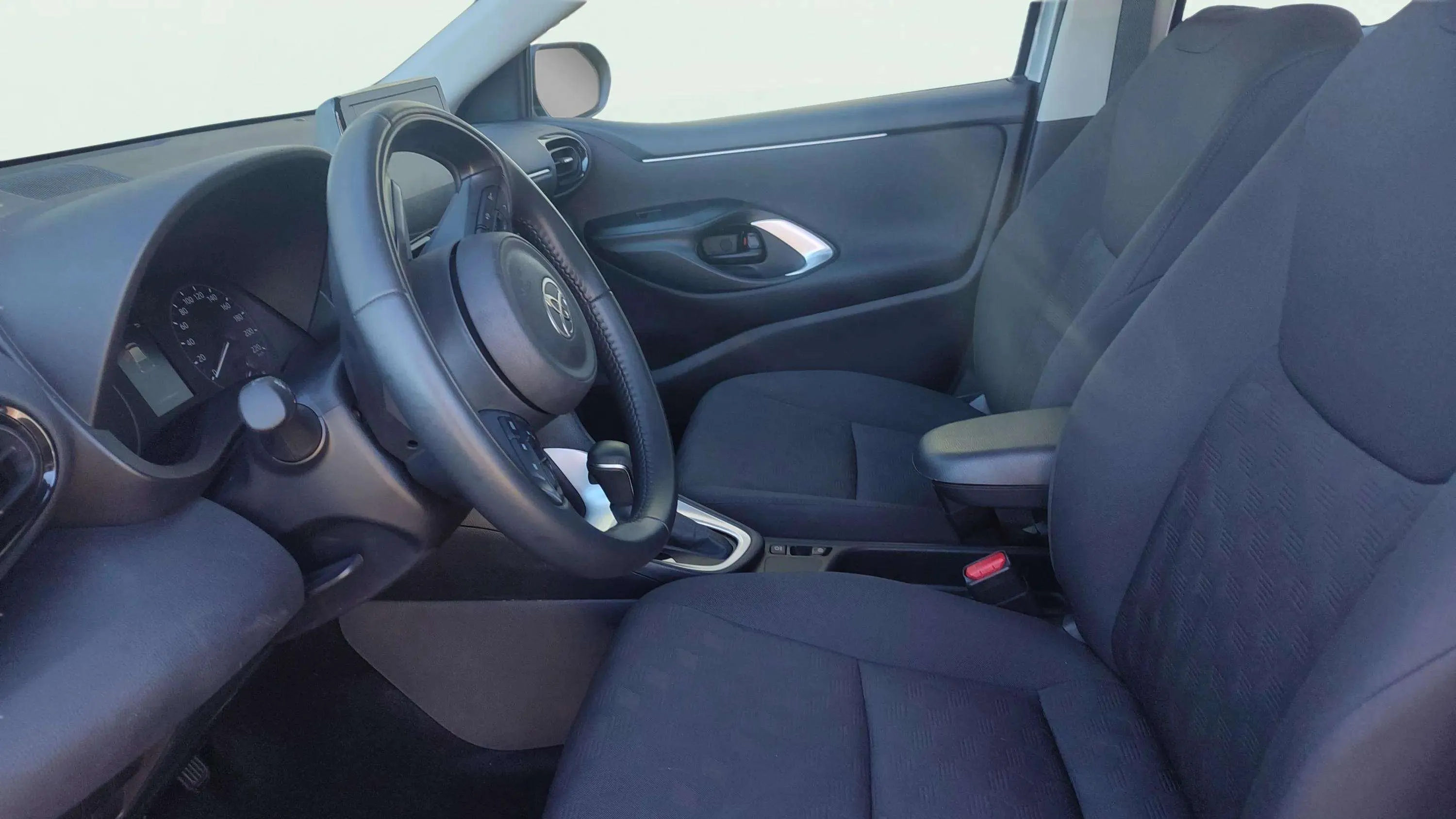 Toyota Yaris 1.5 120H Business Plus - foto 11