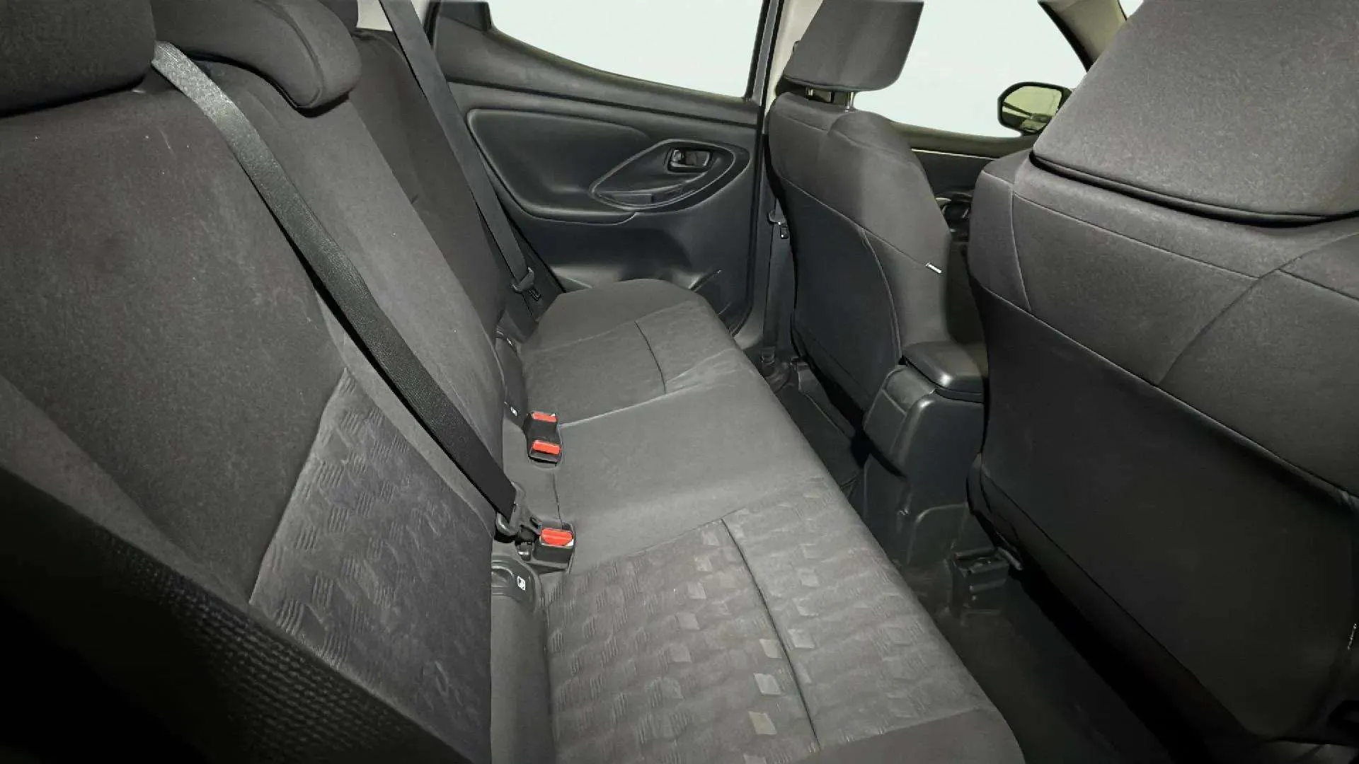 Toyota Yaris 1.5 120H Business Plus - foto 13