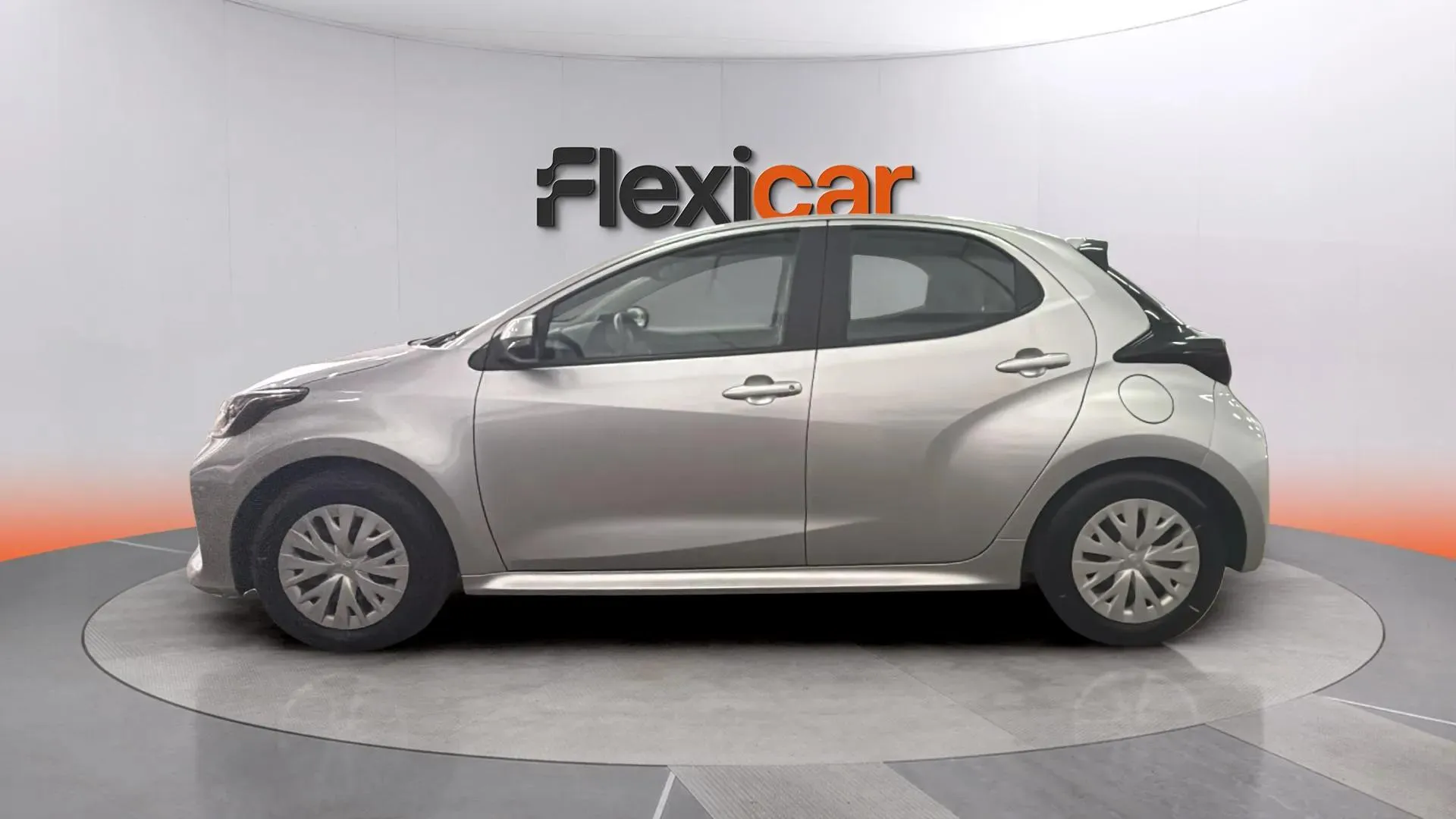 Toyota Yaris 1.5 120H Business Plus - foto 4
