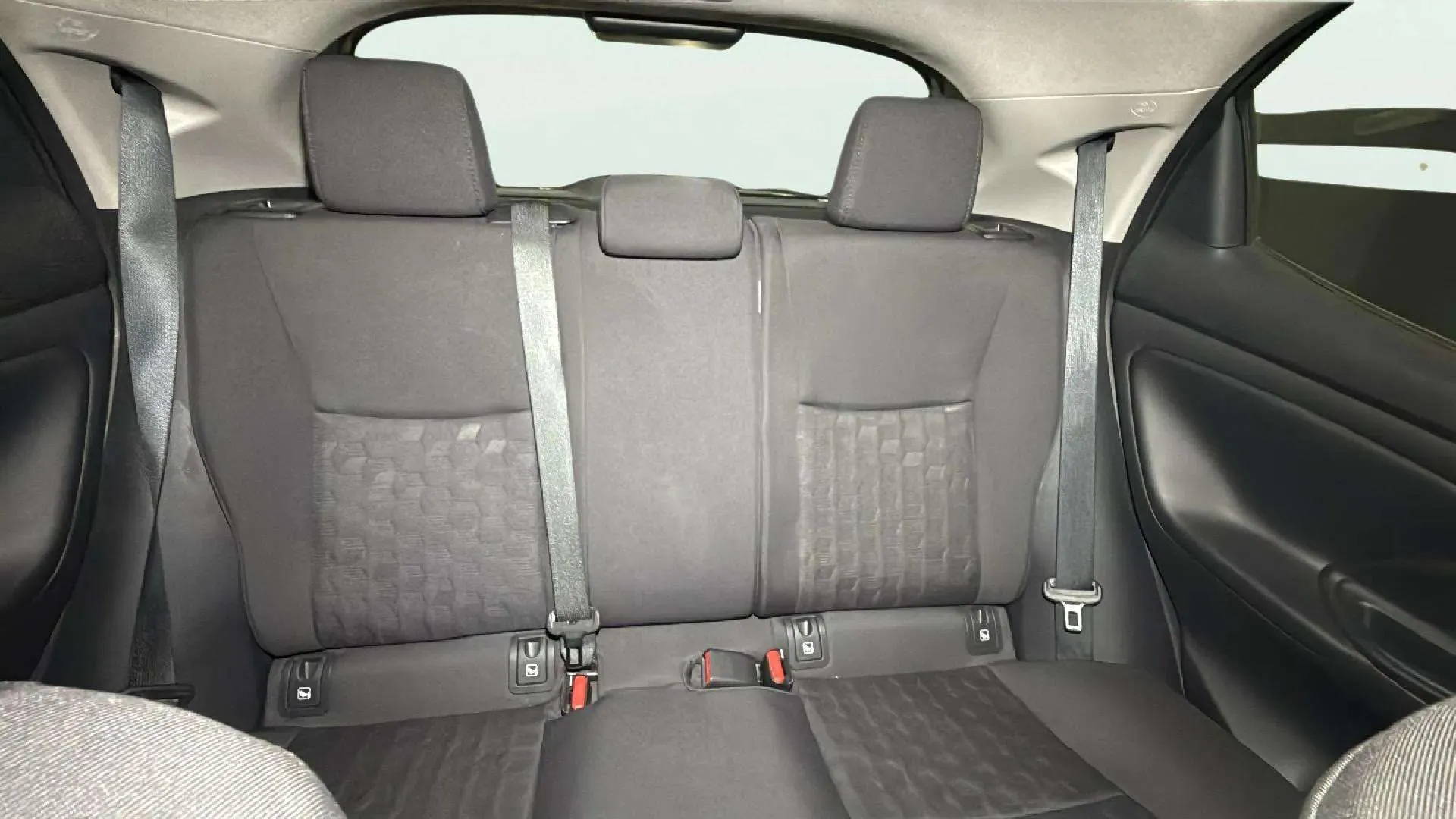 Toyota Yaris 1.5 120H Business Plus - foto 16
