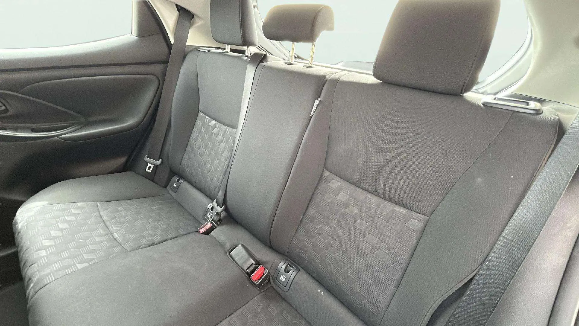 Toyota Yaris 1.5 120H Active Plus - foto 20