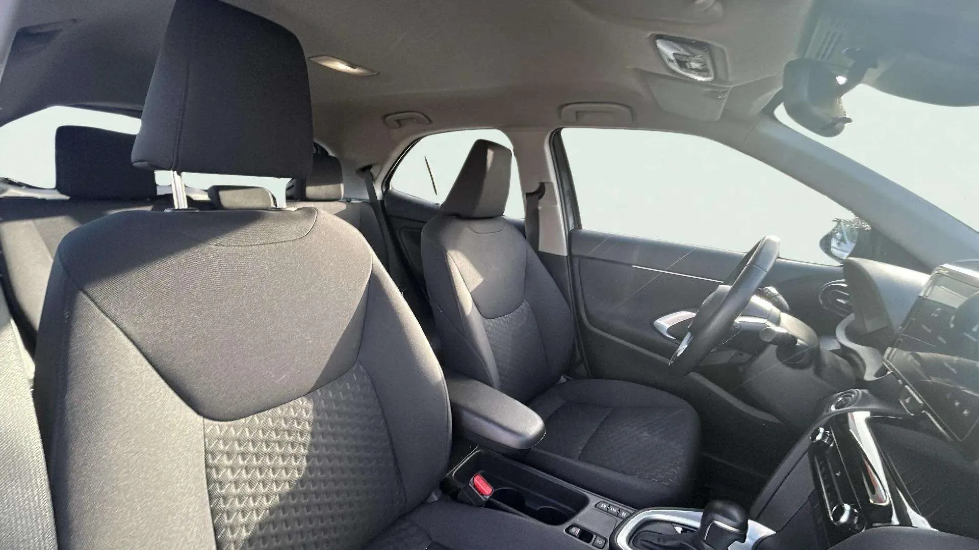 Toyota Yaris Cross 1.5 120H Active Plus - foto 28