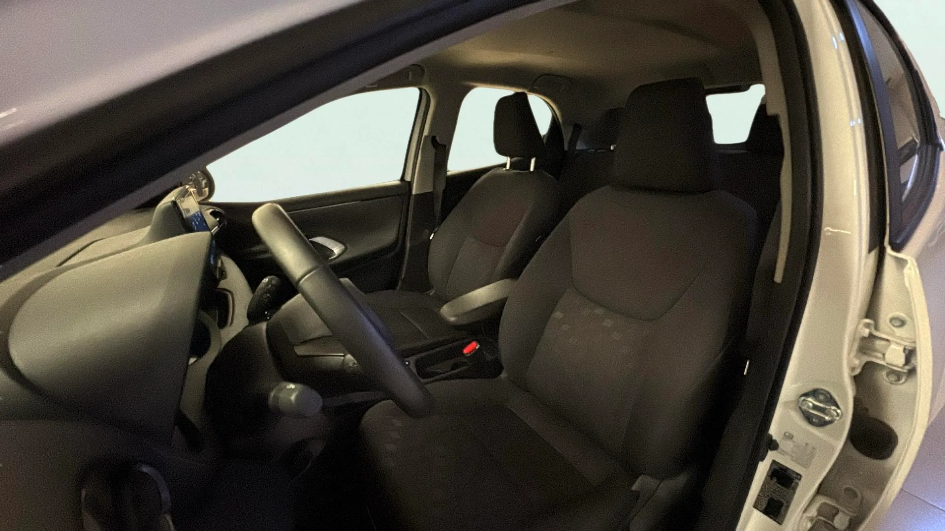Toyota Yaris 1.5 120H Active Plus - foto 9
