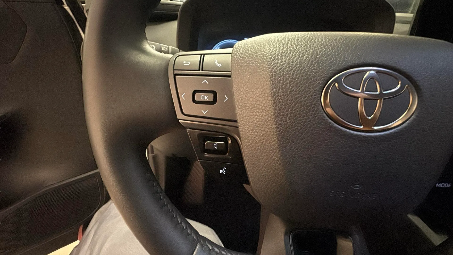 Toyota C-HR 2.0 220PH Advance - foto 14