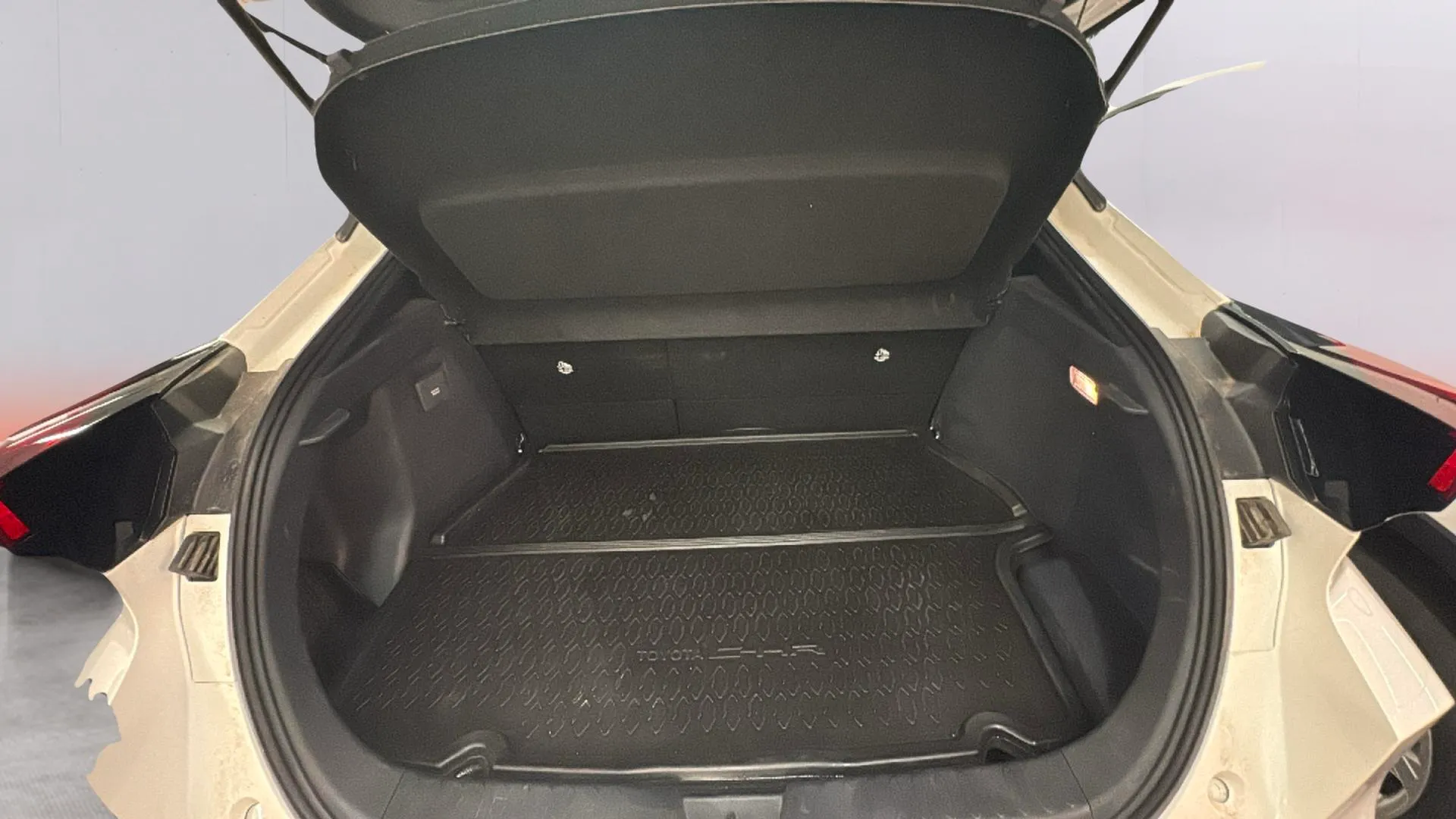 Toyota C-HR 2.0 220PH Advance - foto 12