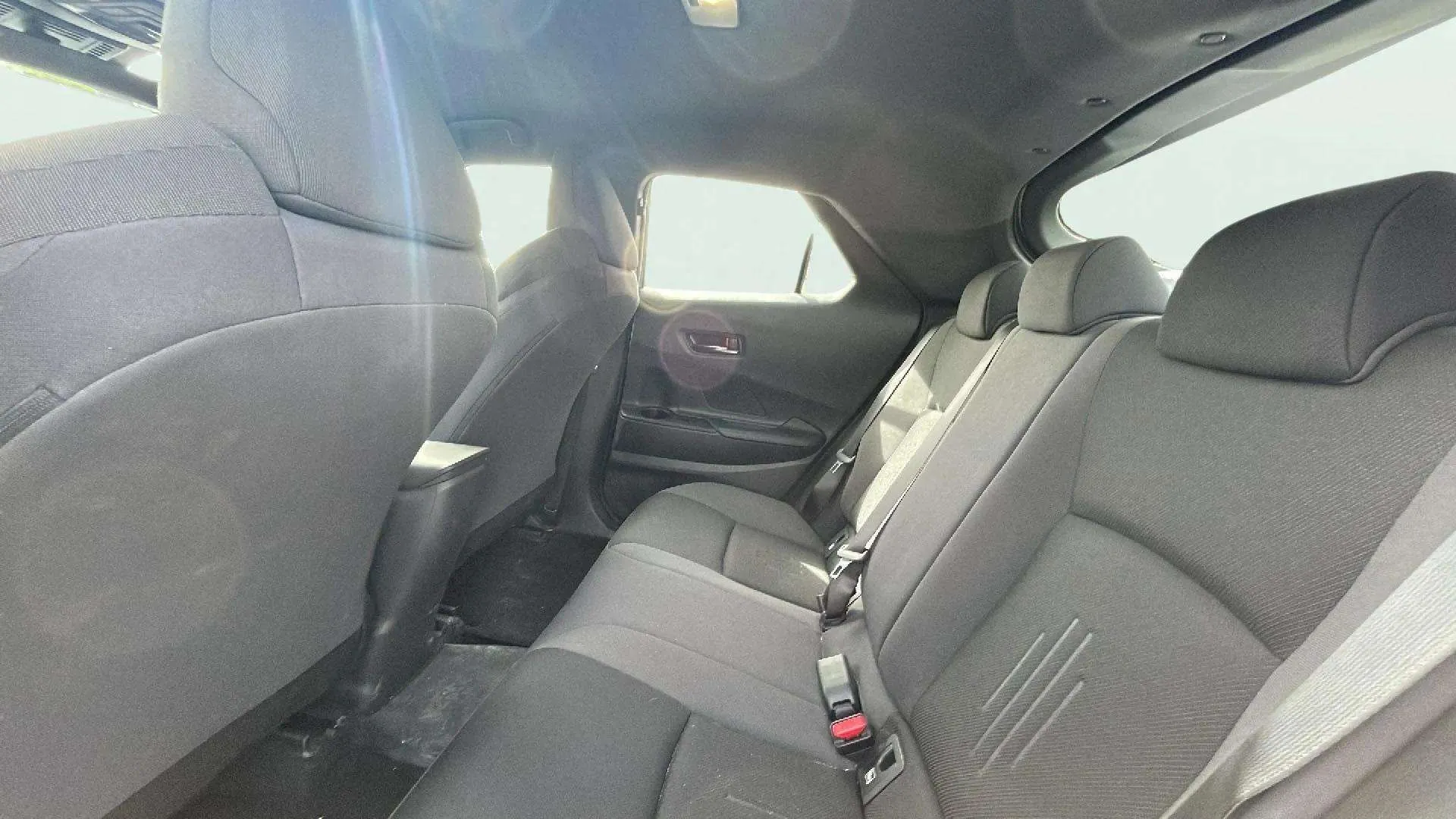 Toyota C-HR 2.0 220PH Advance - foto 18