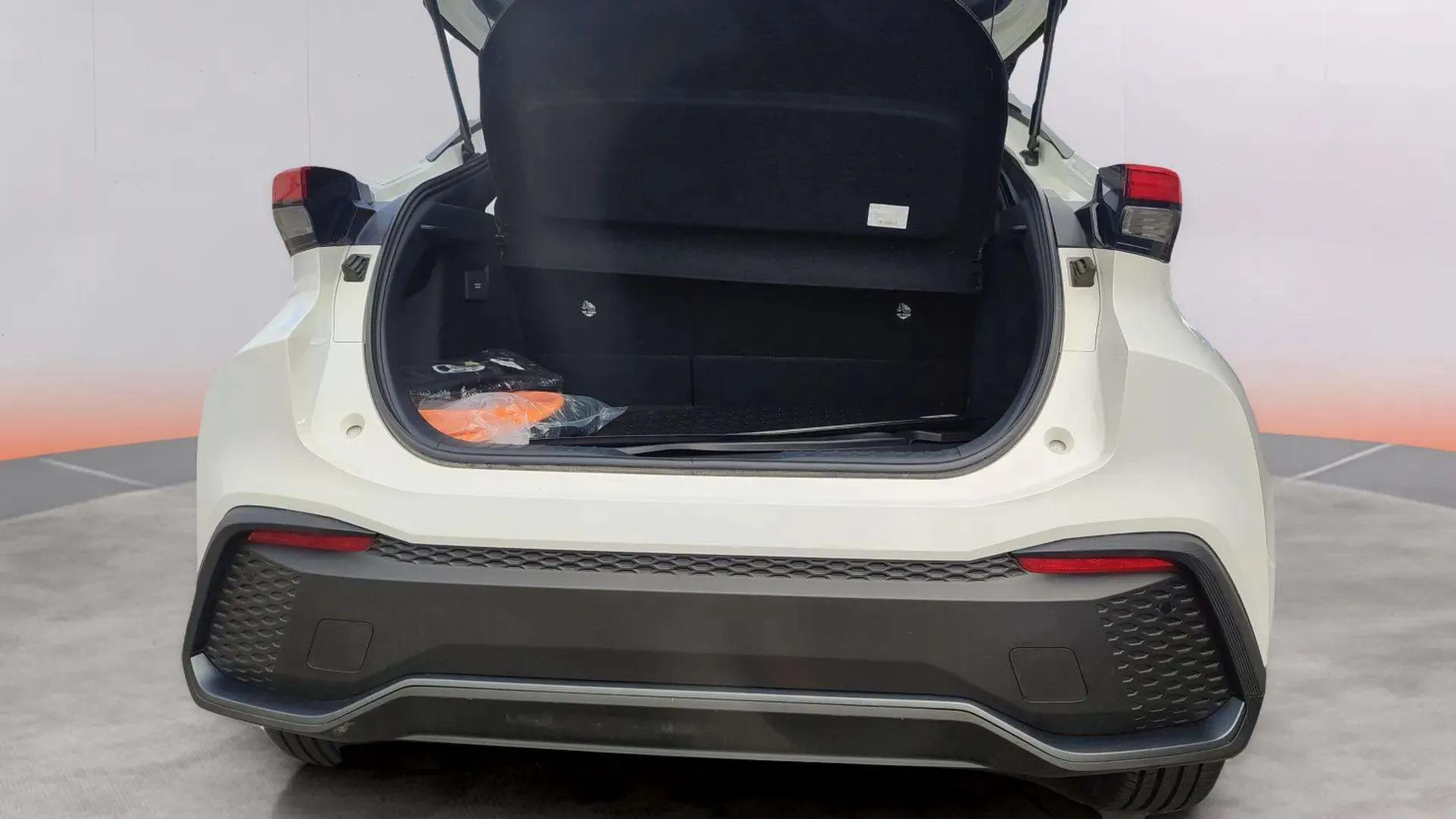 Toyota C-HR 2.0 220PH Advance - foto 6