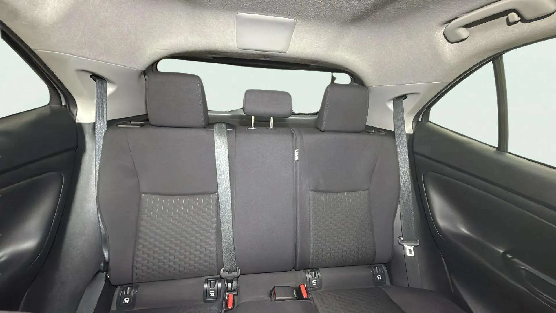 Toyota Yaris Cross 1.5 120H Active Plus - foto 18