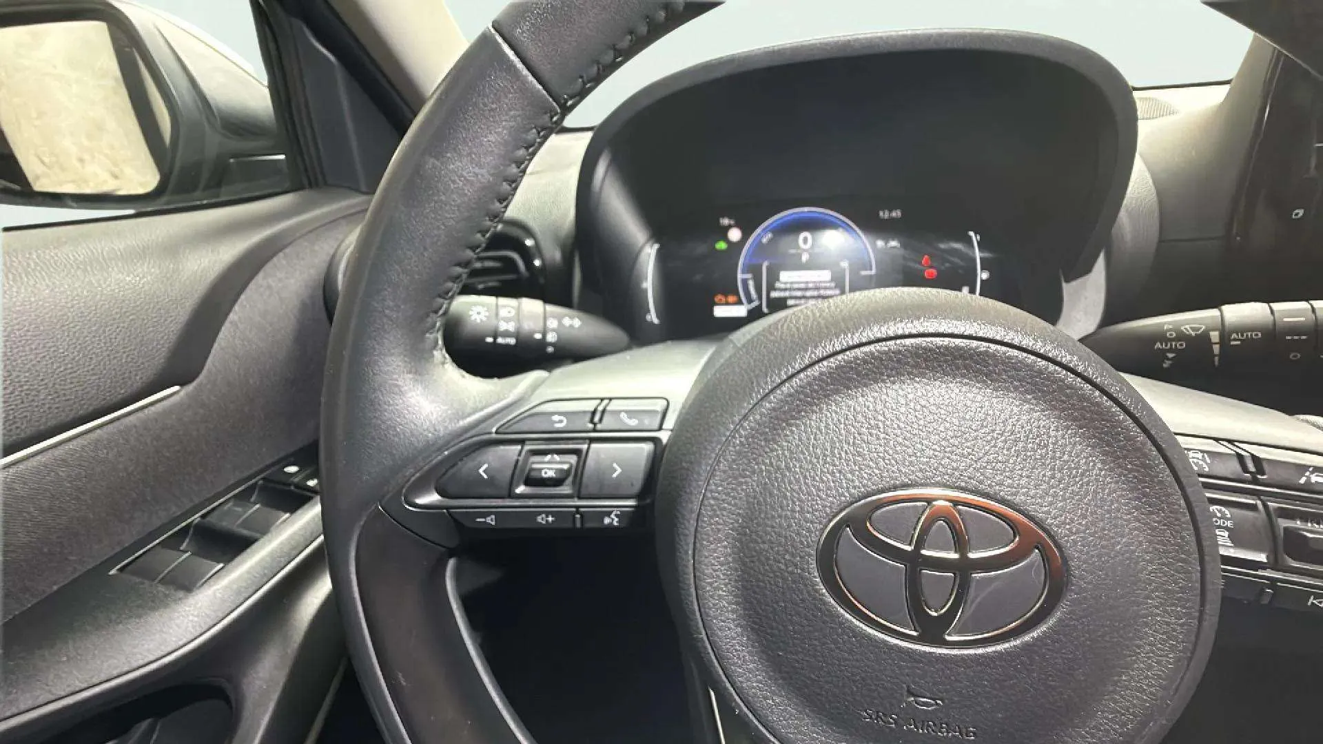 Toyota Yaris Cross 1.5 120H Active Plus - foto 11