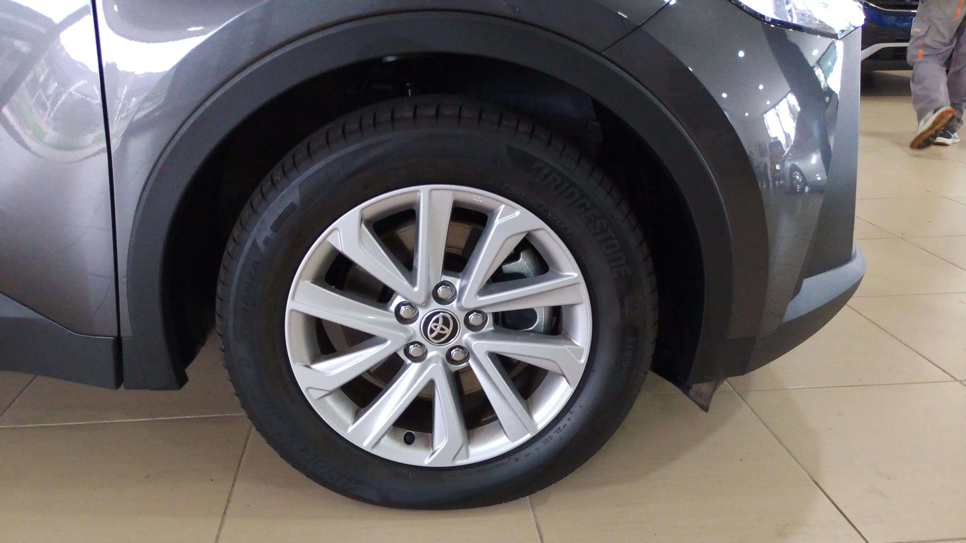 Toyota C-HR 2.0 220PH Advance - foto 14