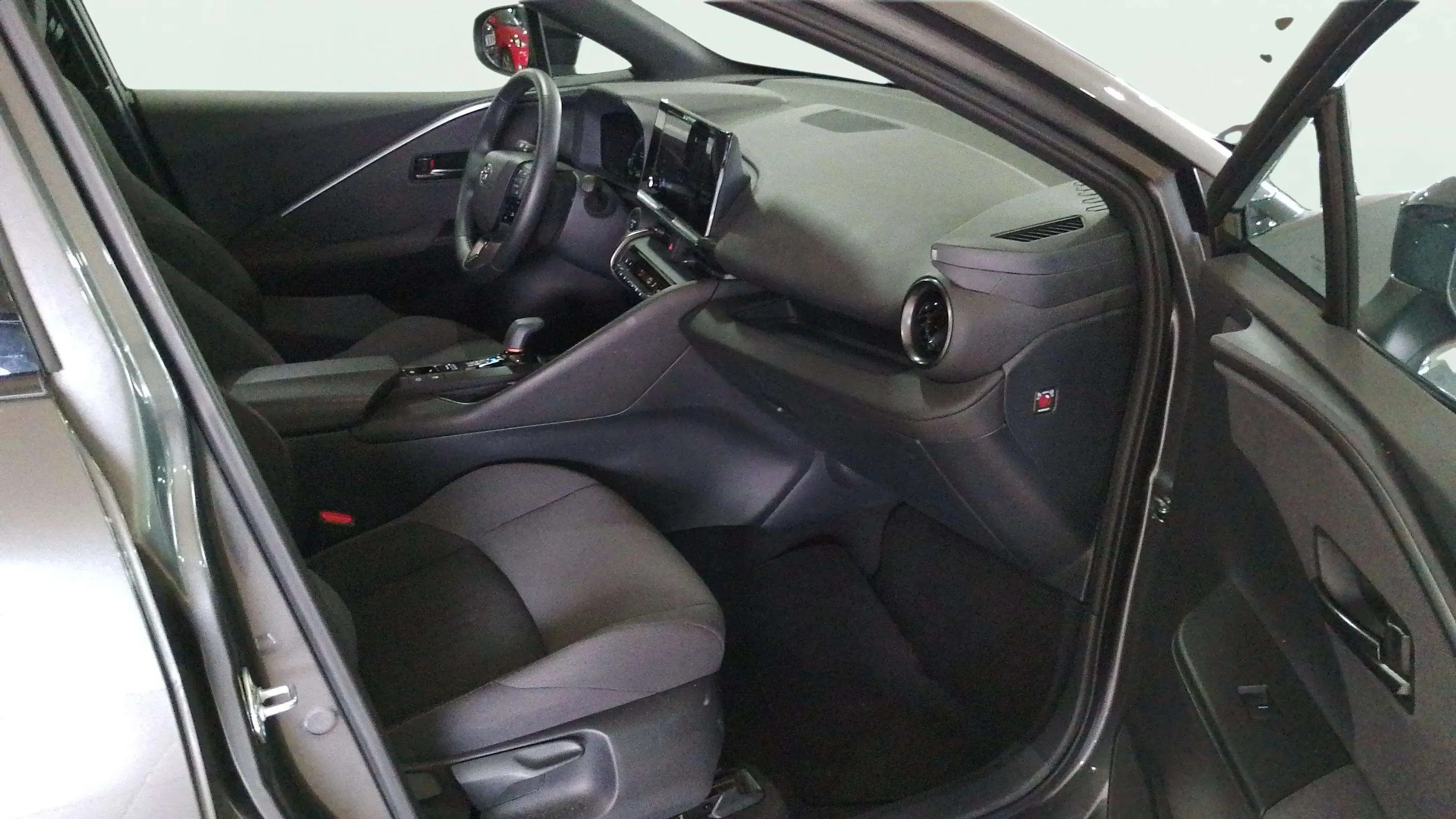 Toyota C-HR 2.0 220PH Advance - foto 10