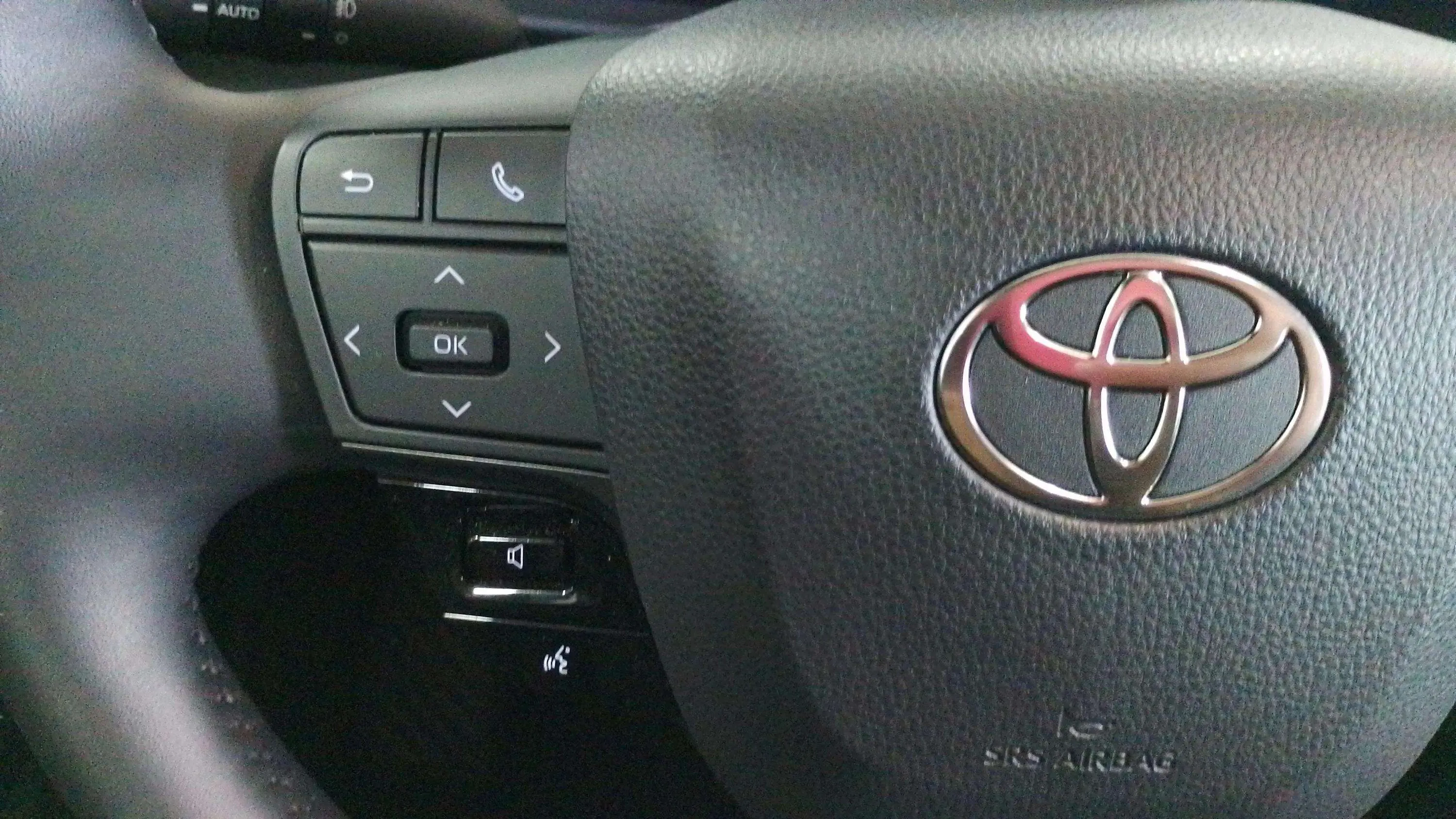Toyota C-HR 2.0 220PH Advance - foto 18