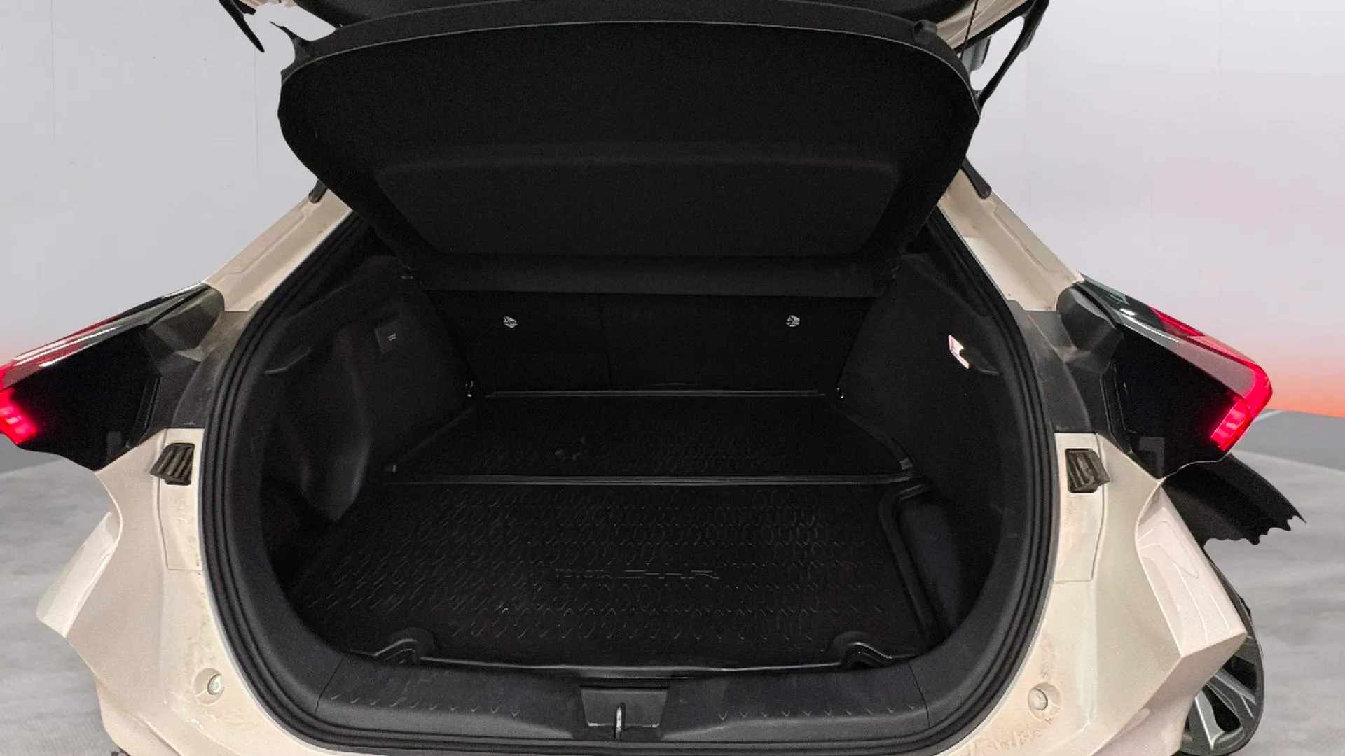 Toyota C-HR 2.0 220PH Advance - foto 11