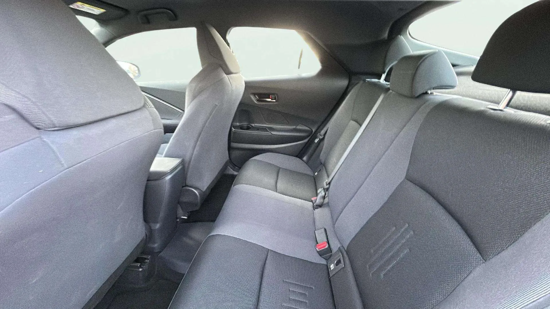 Toyota C-HR 2.0 220PH Advance - foto 9