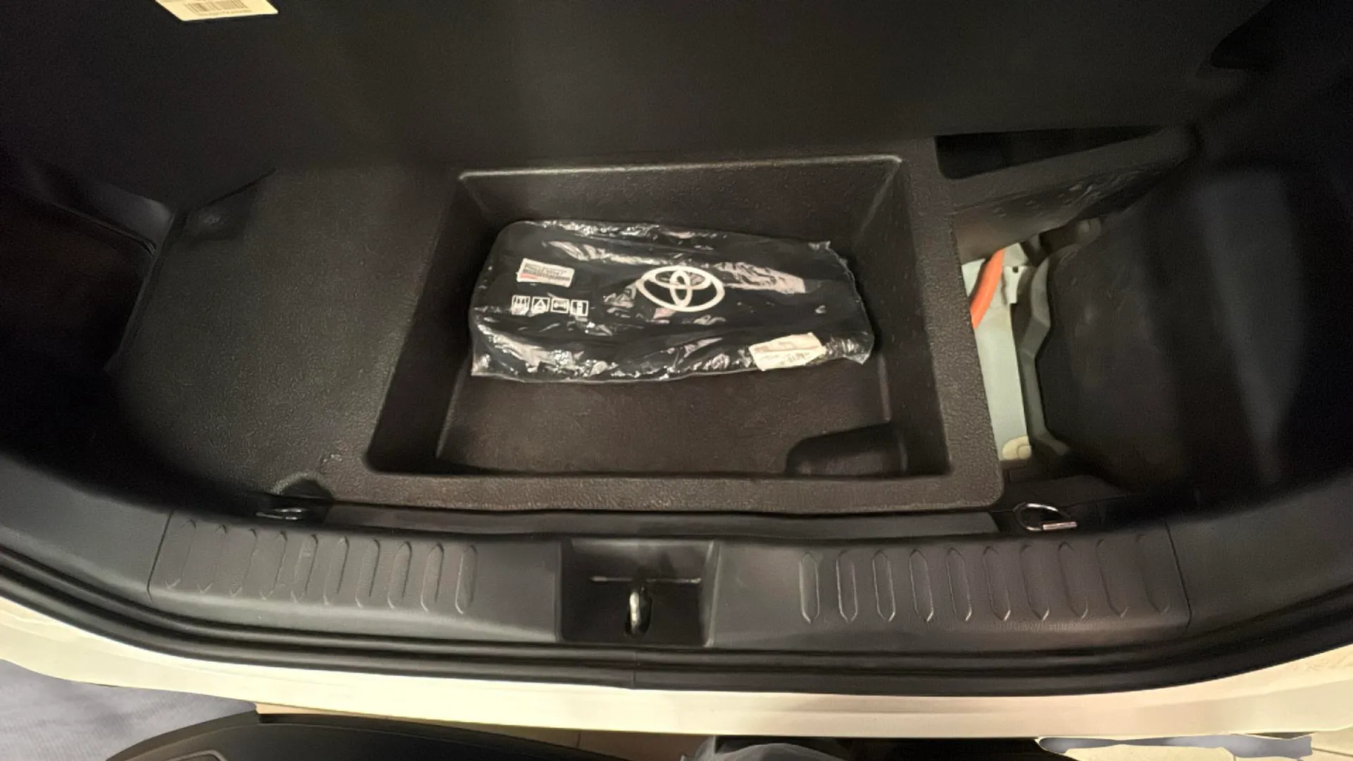 Toyota C-HR 2.0 220PH Advance - foto 12