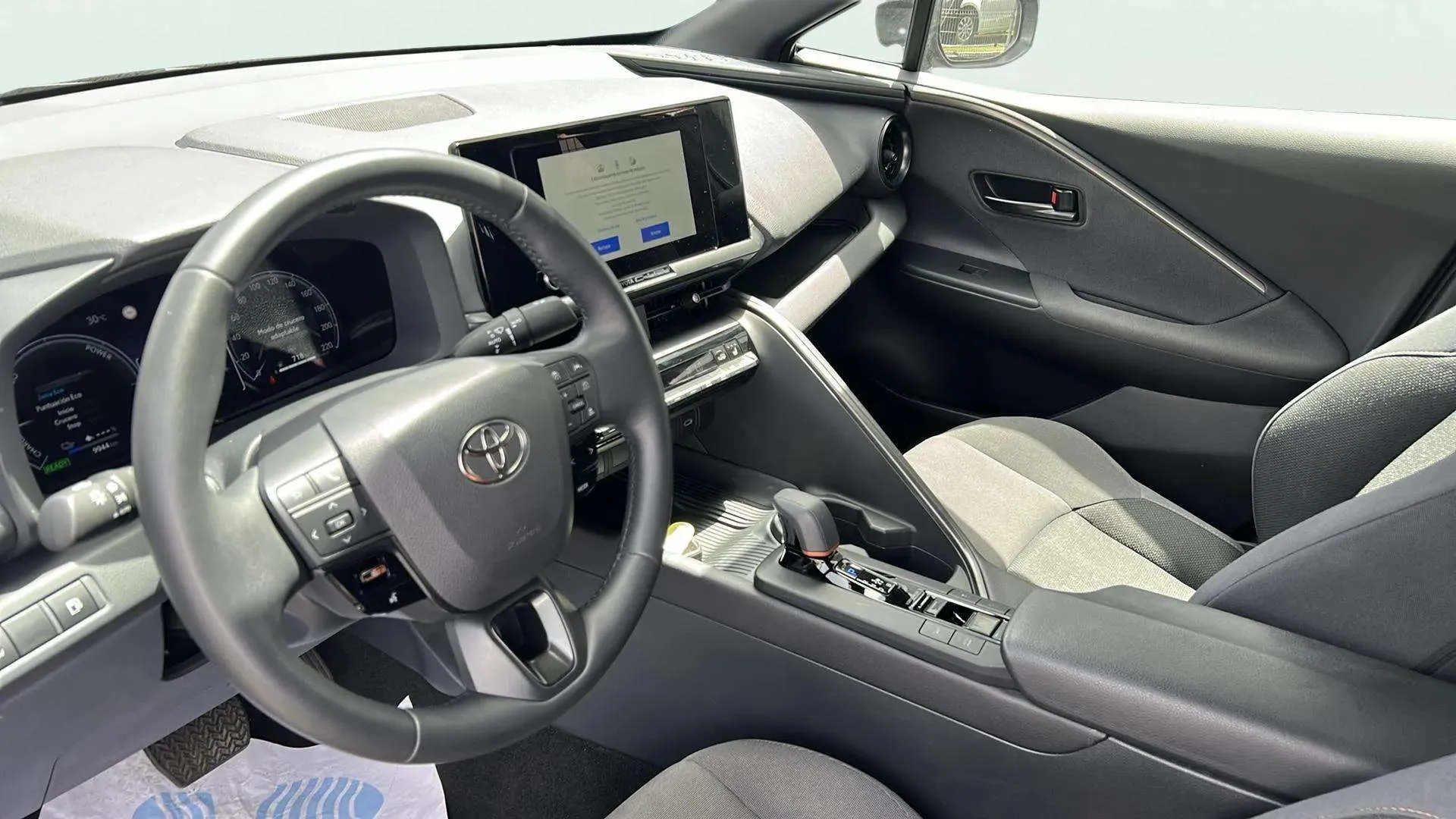 Toyota C-HR 2.0 220PH Advance - foto 24