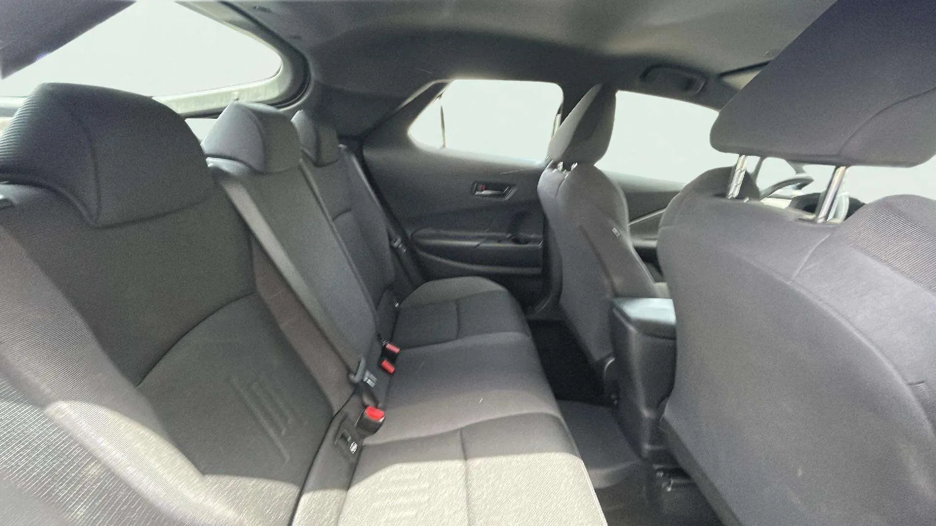 Toyota C-HR 2.0 220PH Advance - foto 22