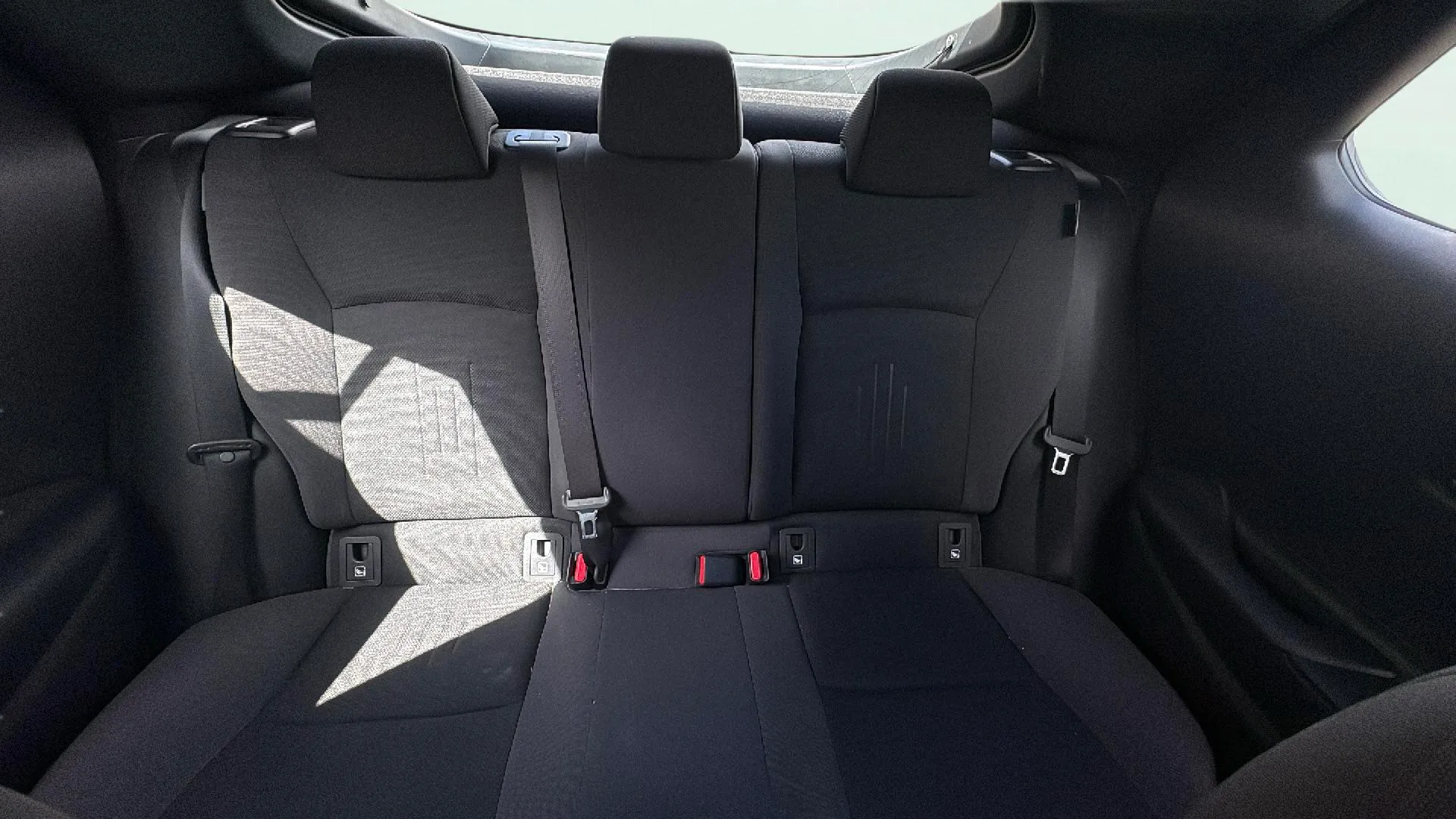 Toyota C-HR 2.0 220PH Advance - foto 11