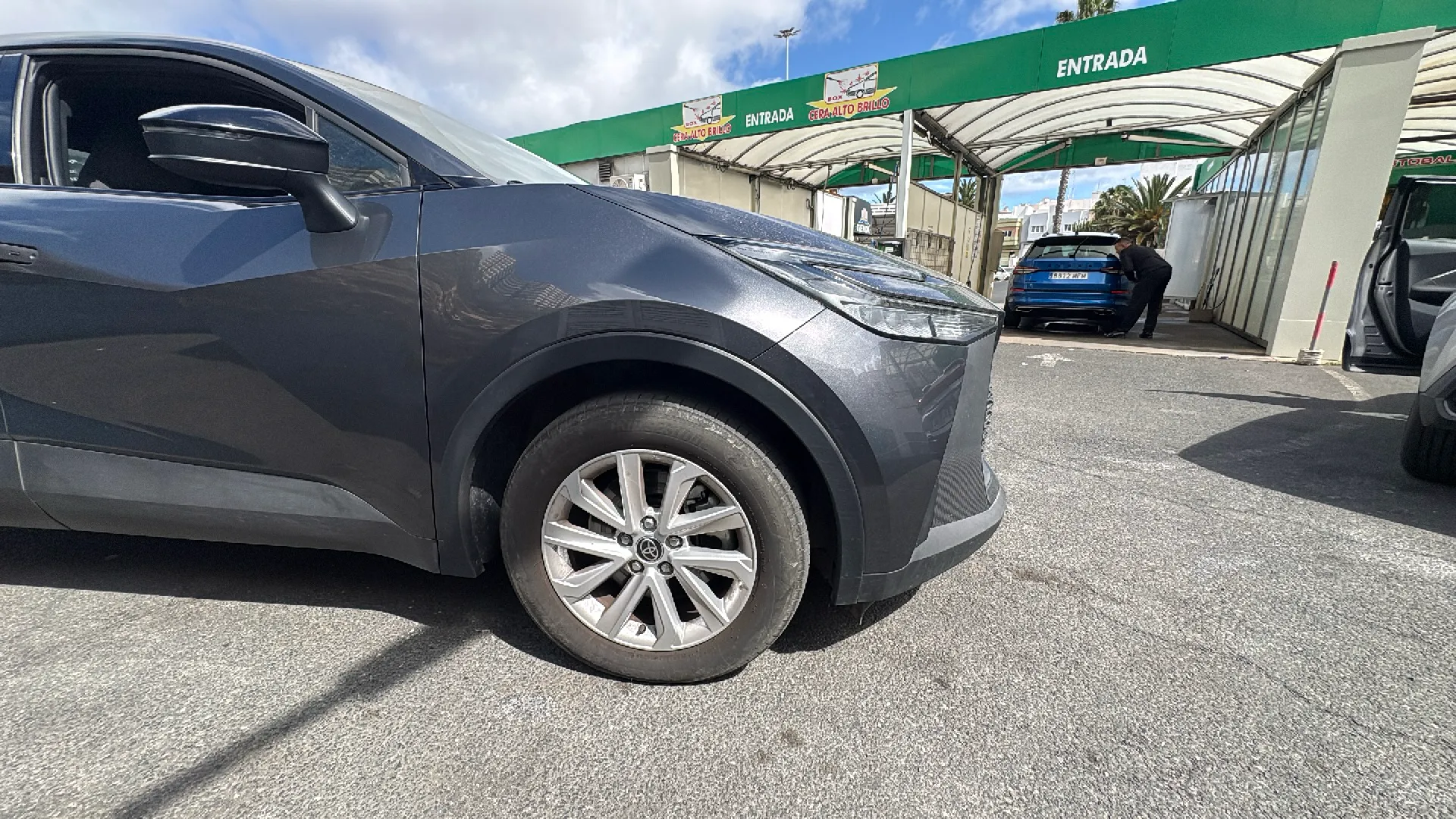 Toyota C-HR 2.0 220PH Advance - foto 14